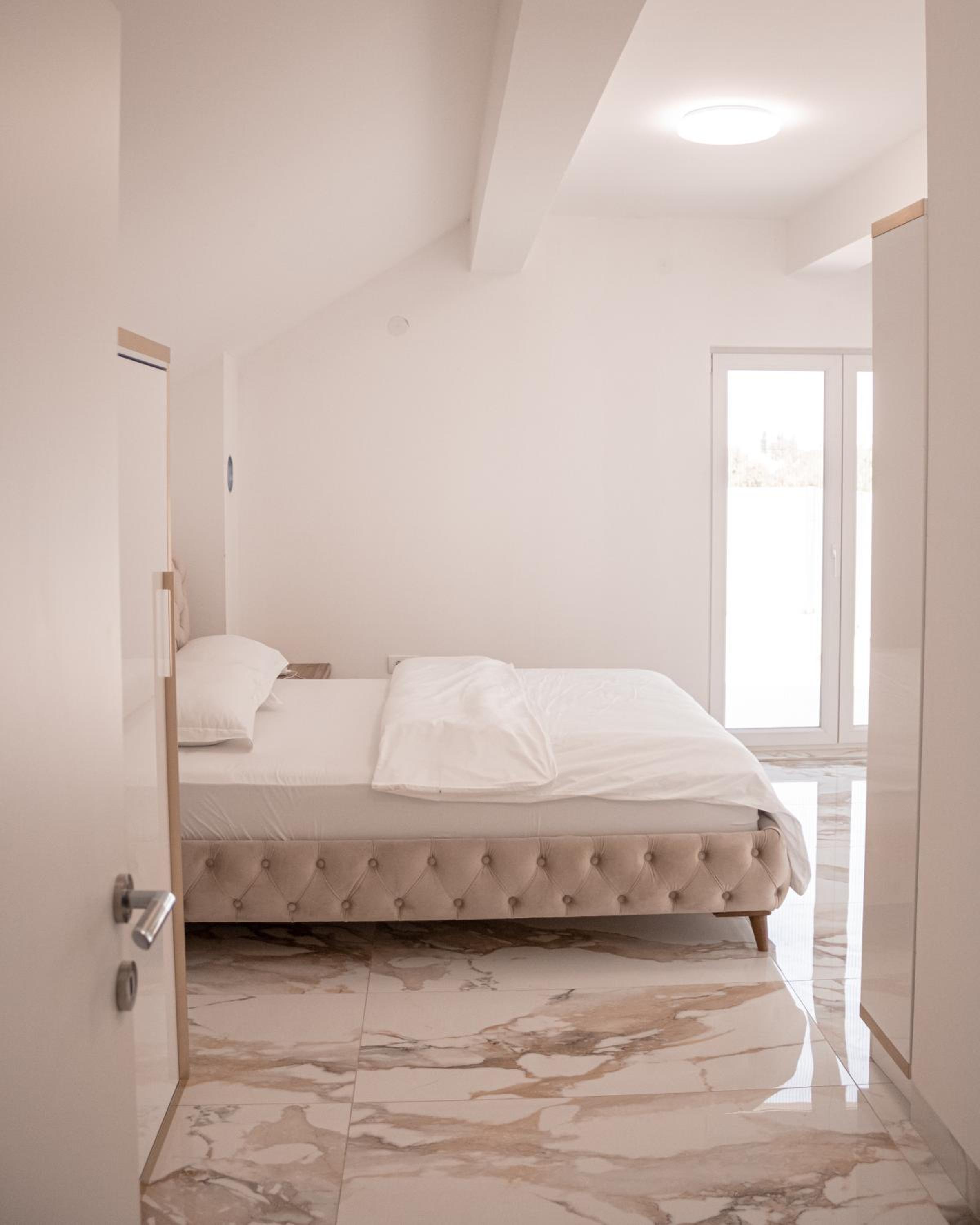 Villa photo 1