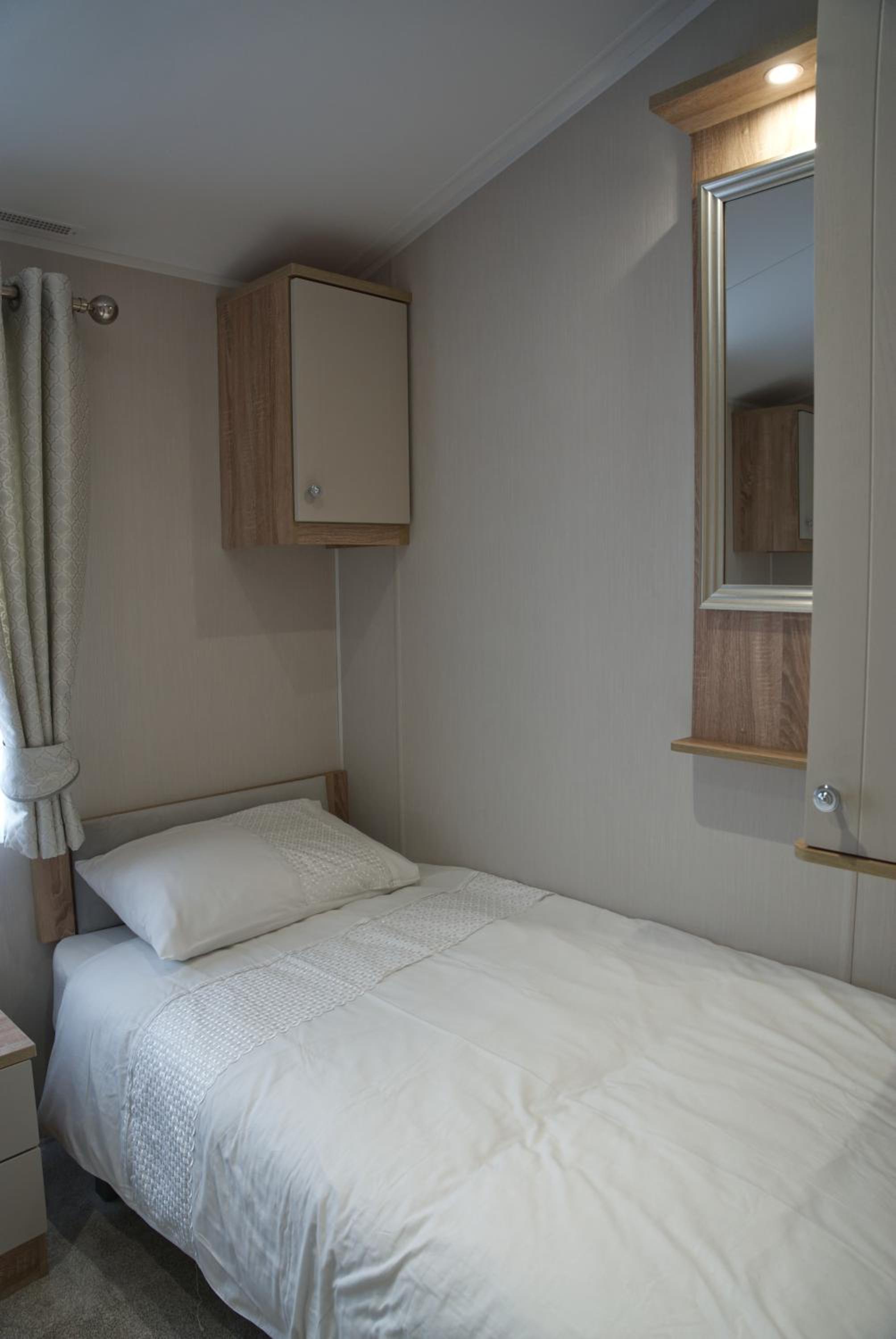 Mobile Home photo 2