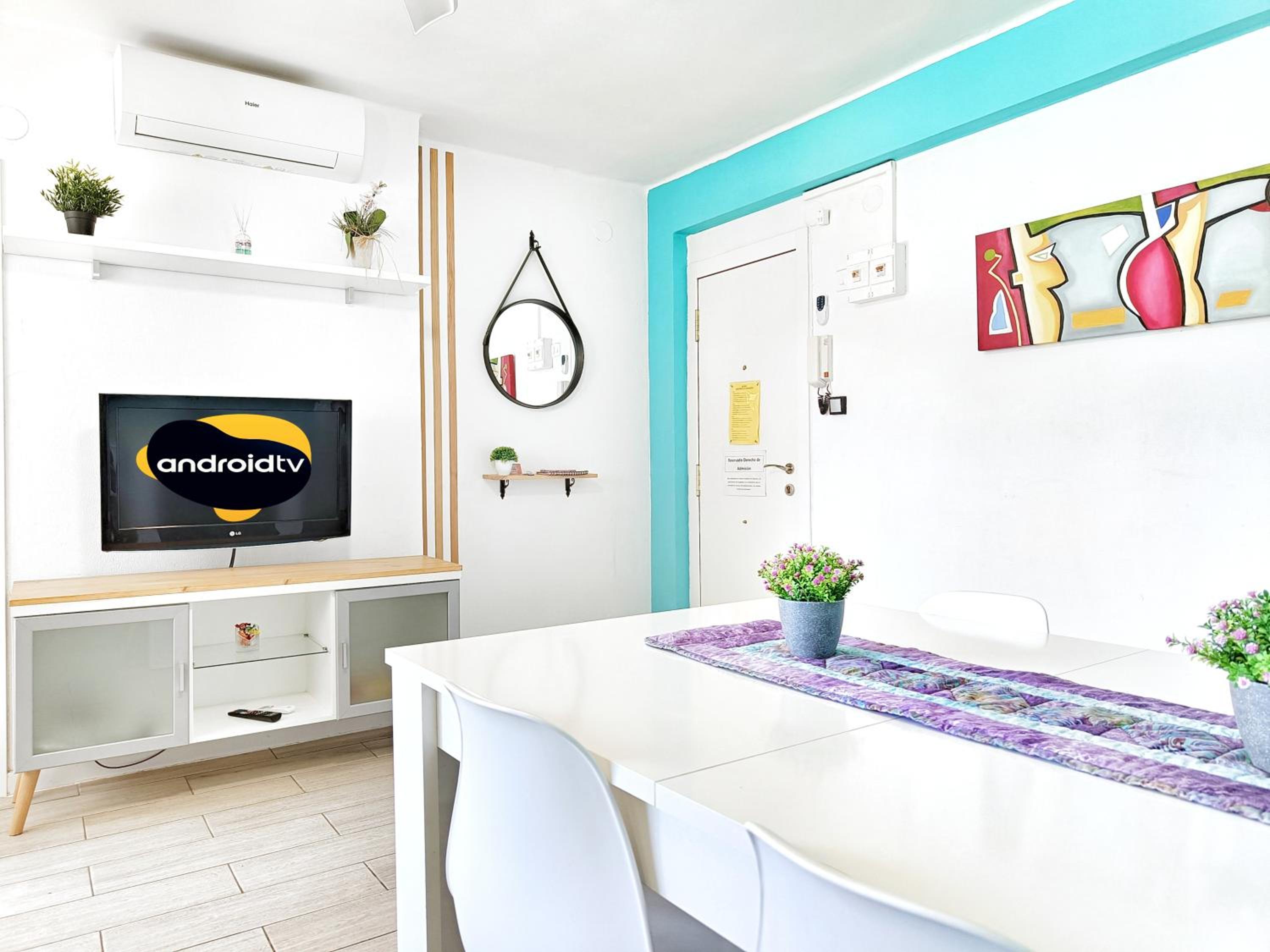 Apartment with Balcony - Photo 28
