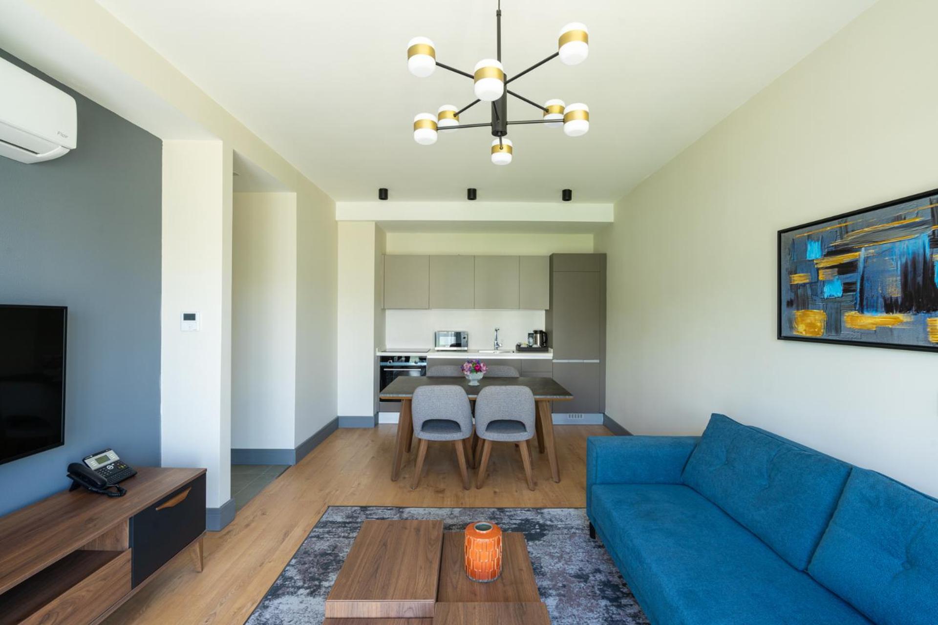 One-Bedroom Apartment photo 1