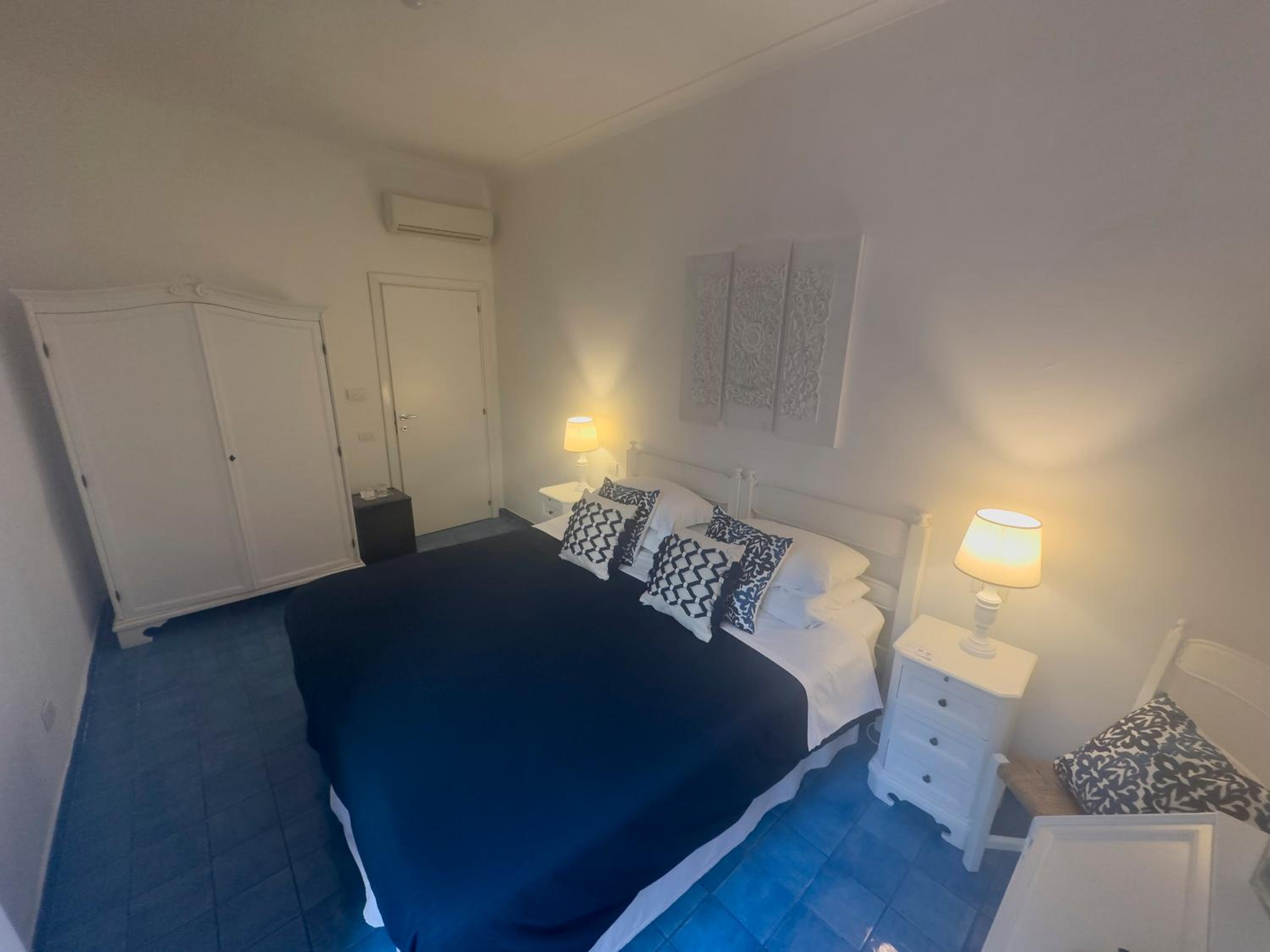 Classic Double Room photo 3