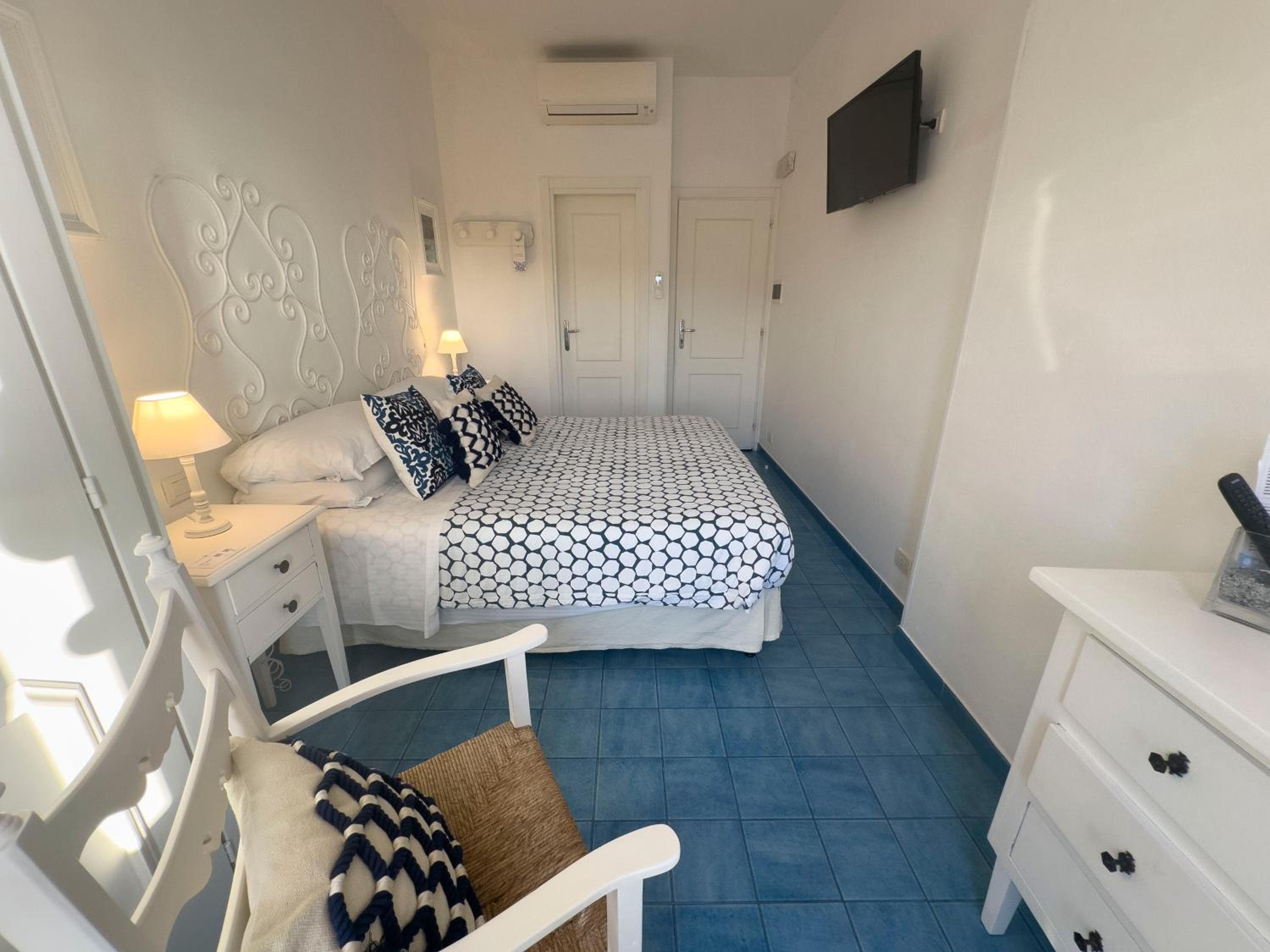 Double Room with Sea View photo 1
