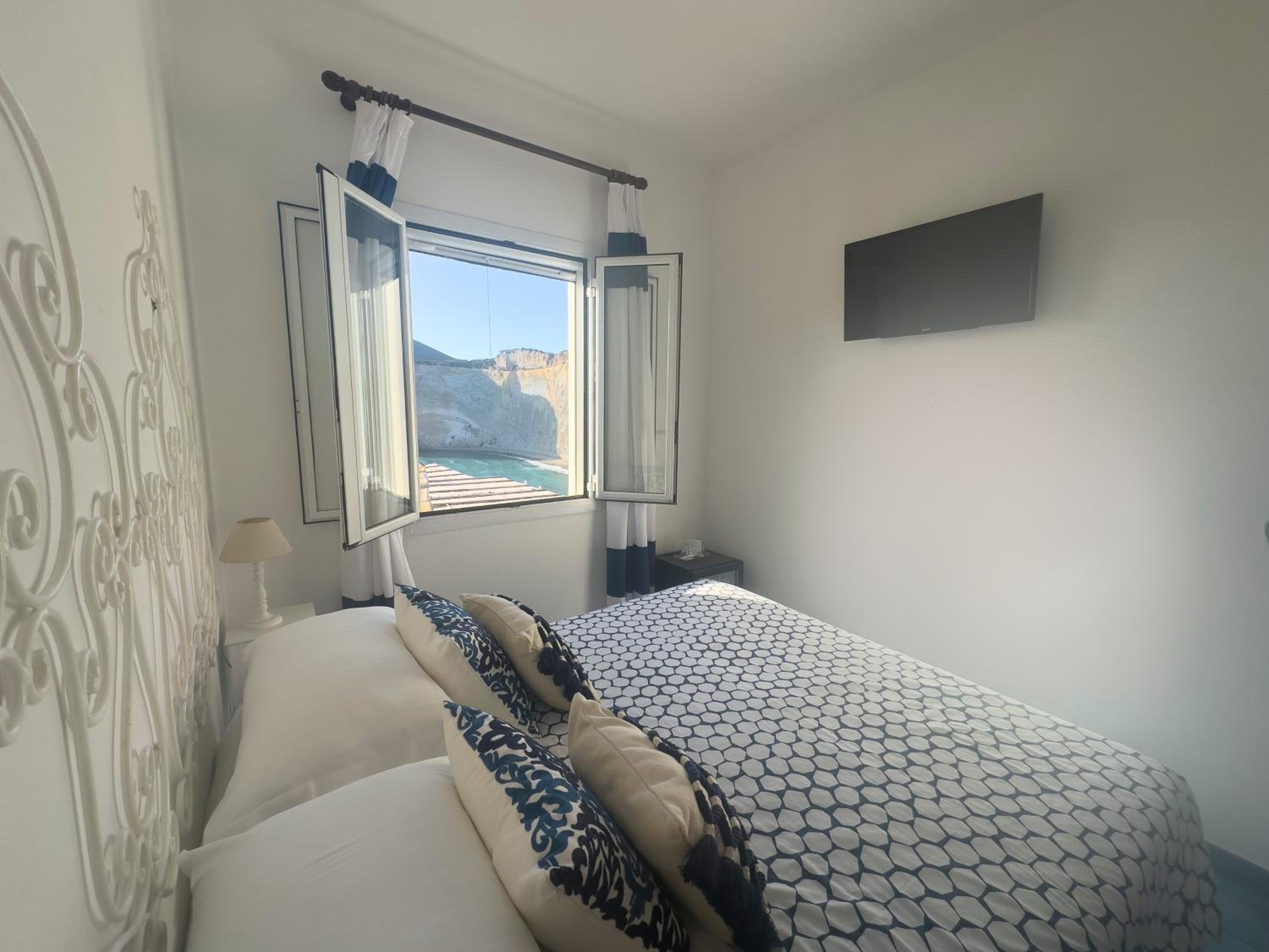 Double Room with Sea View photo 2