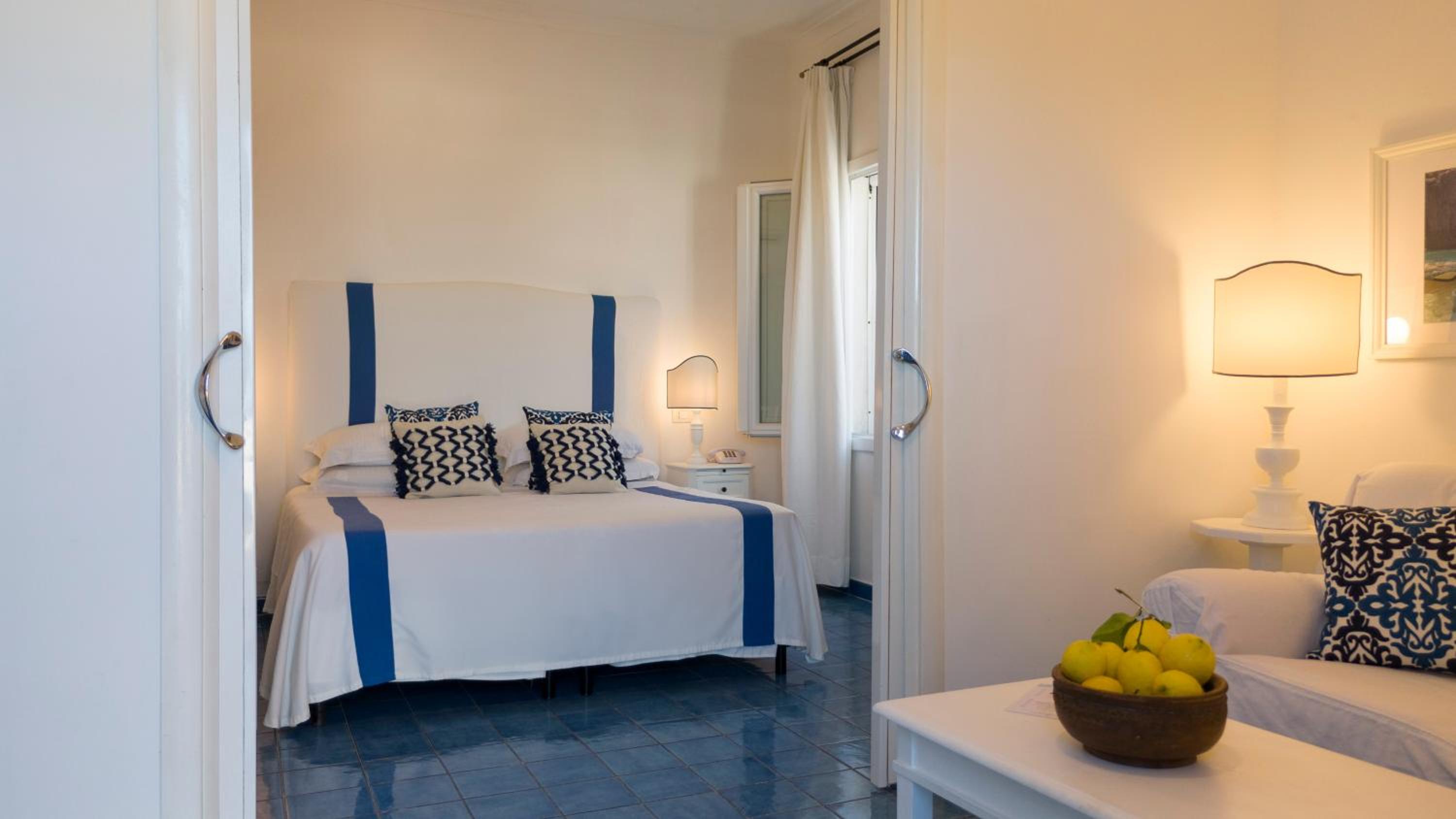 Suite with Sea View (2 Adults) photo 1