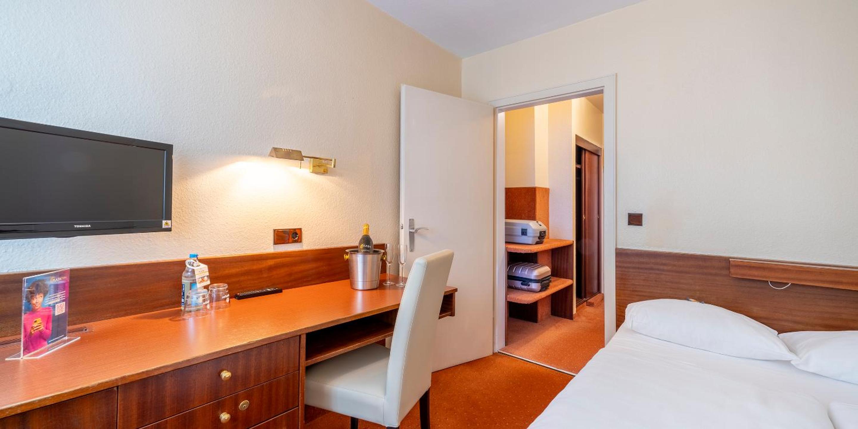 Standard Double Room photo 2