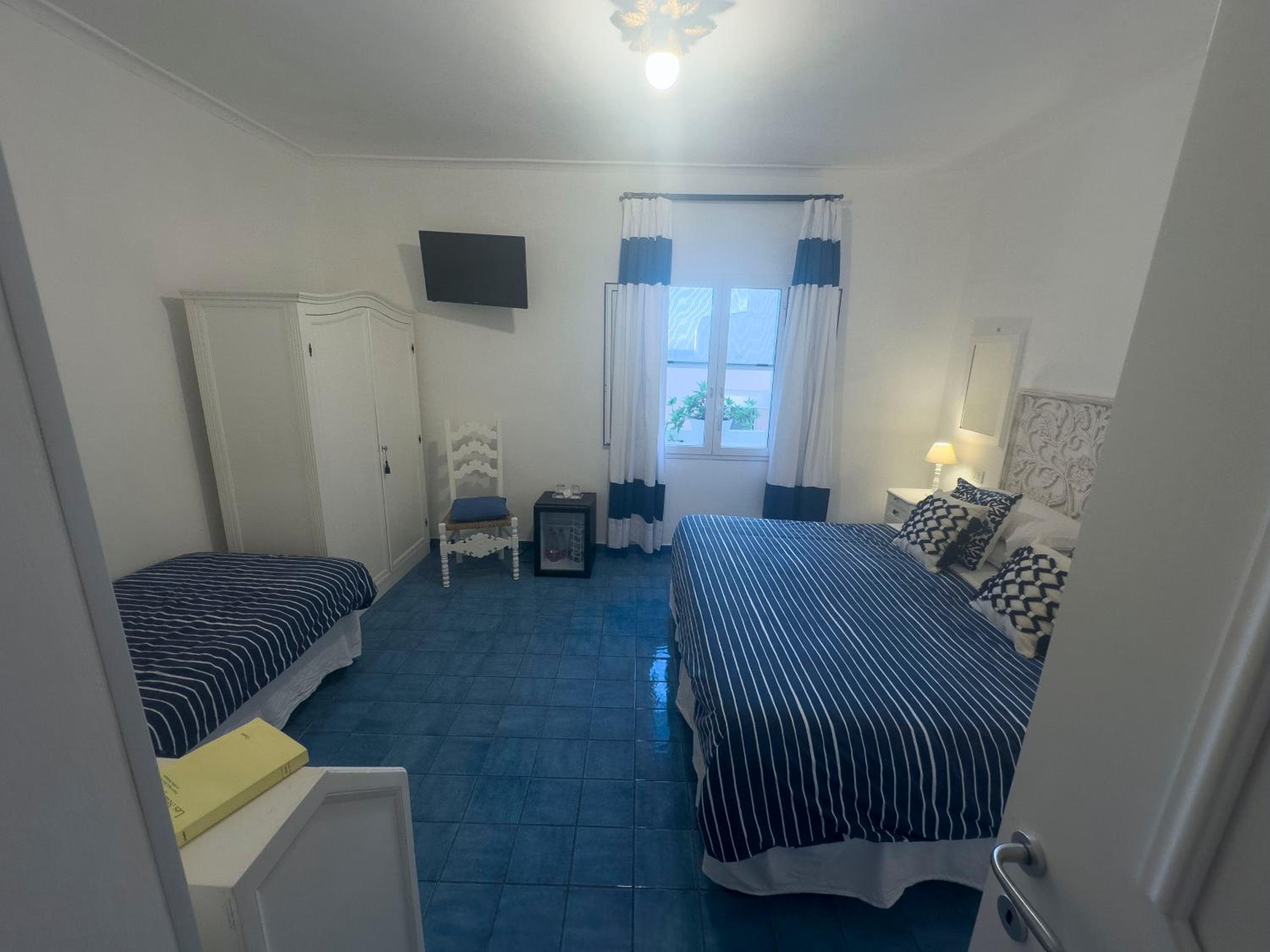 Classic Triple Room photo 2