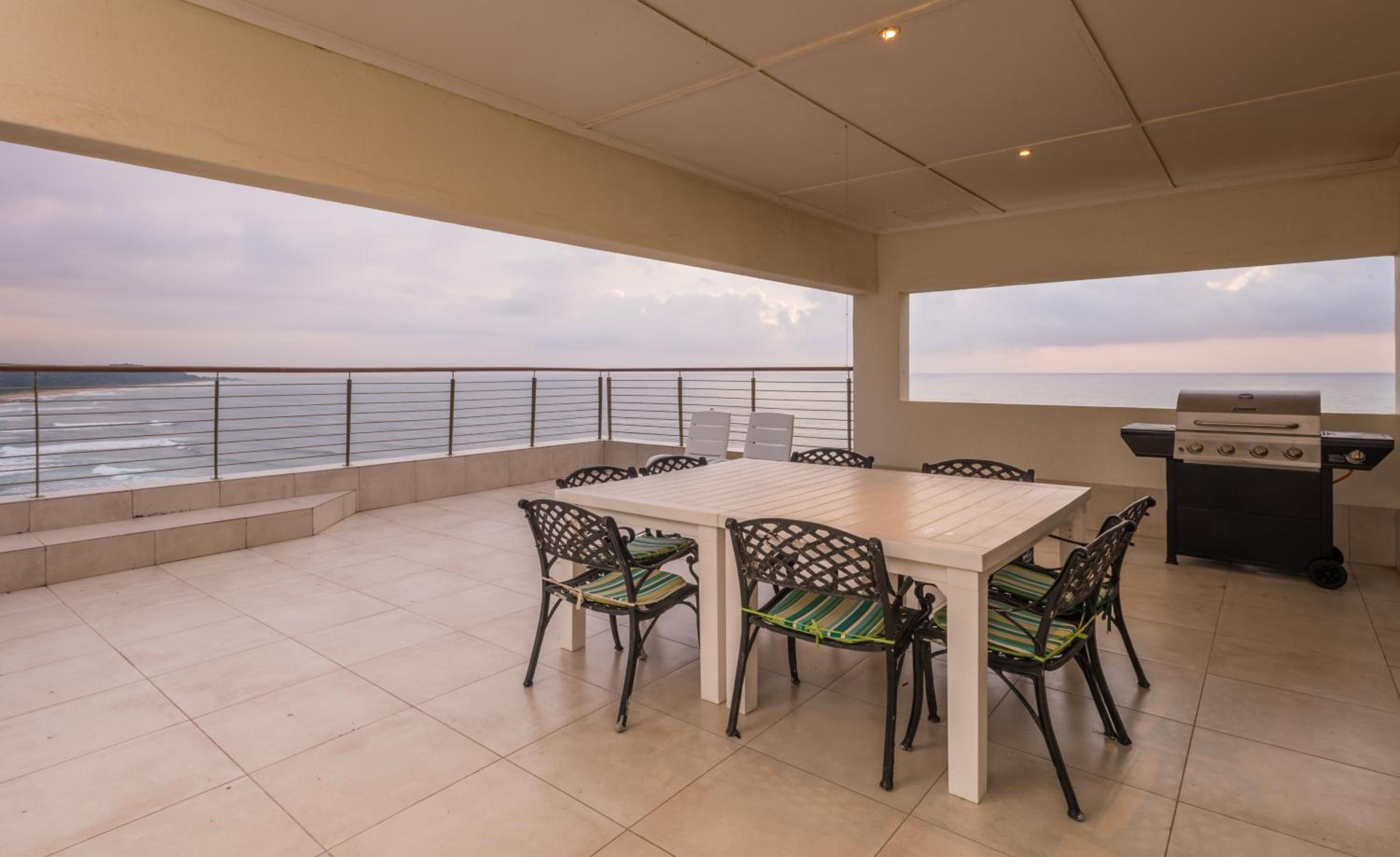 Four-Bedroom Penthouse Apartment photo 2