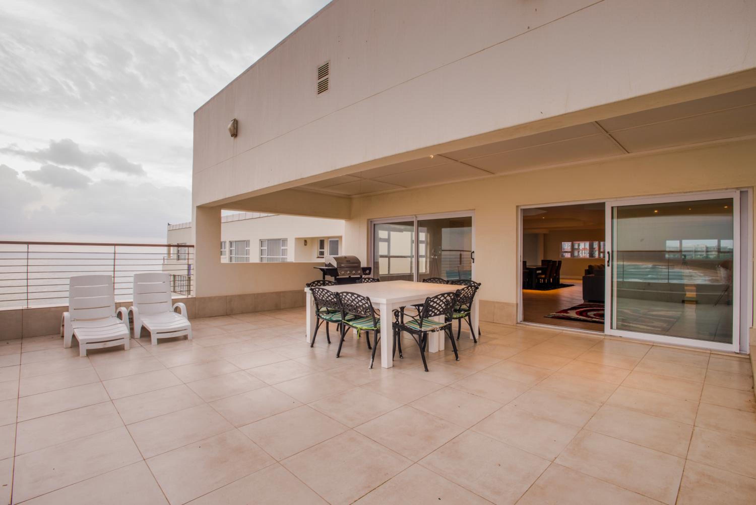Four-Bedroom Penthouse Apartment photo 3