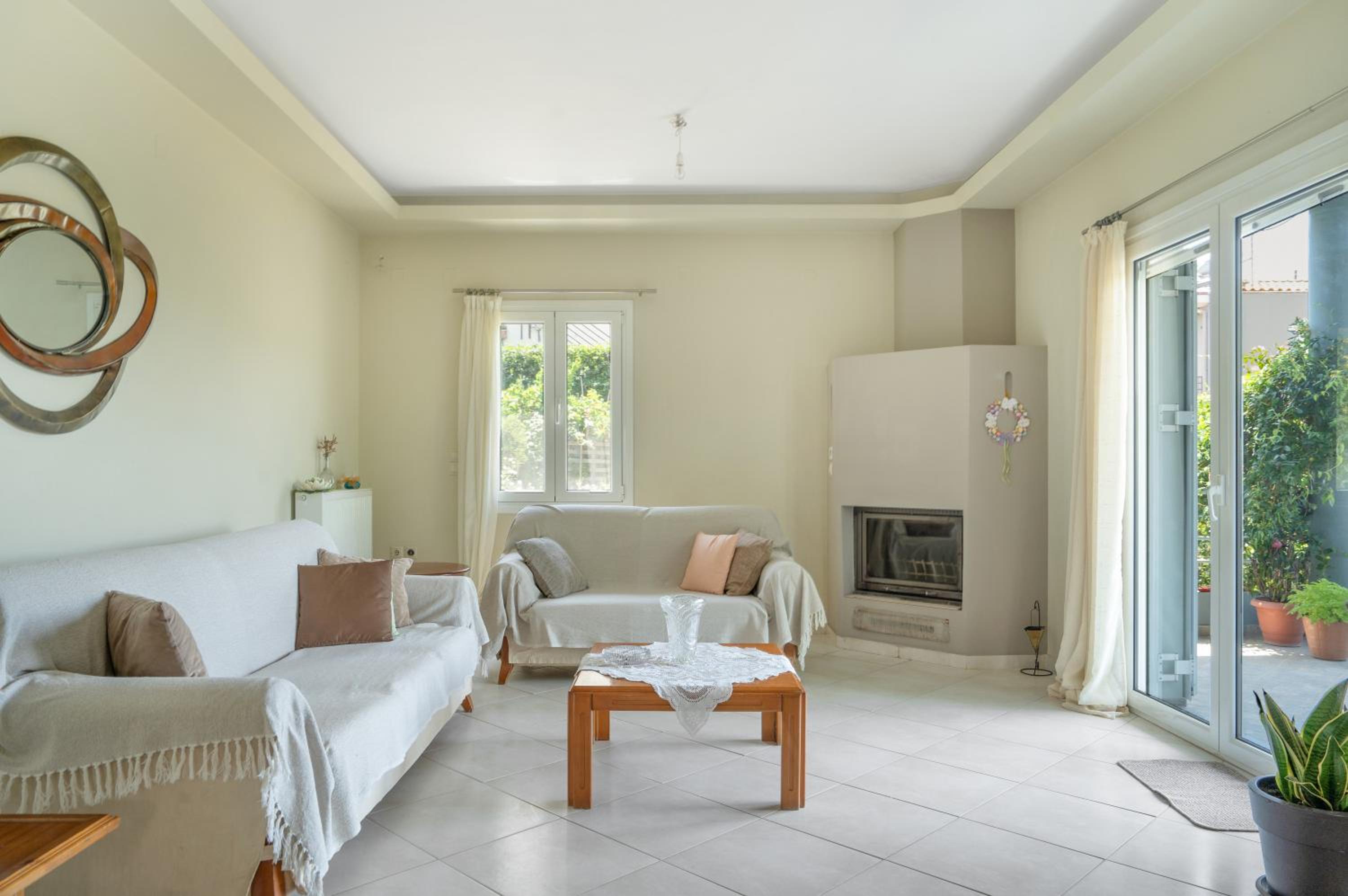 Three-Bedroom Premium Apartment with Balcony photo 1