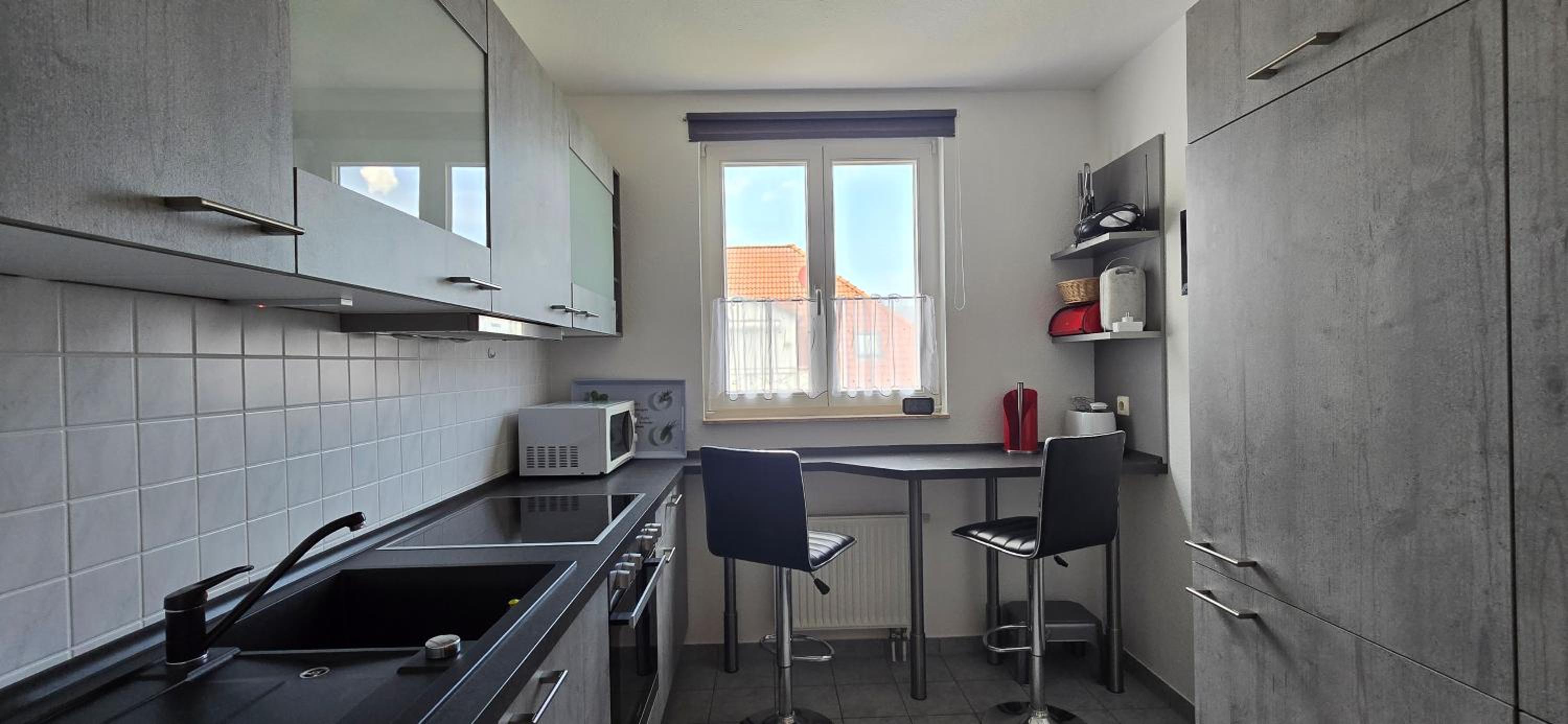 Apartment with Balcony photo 3