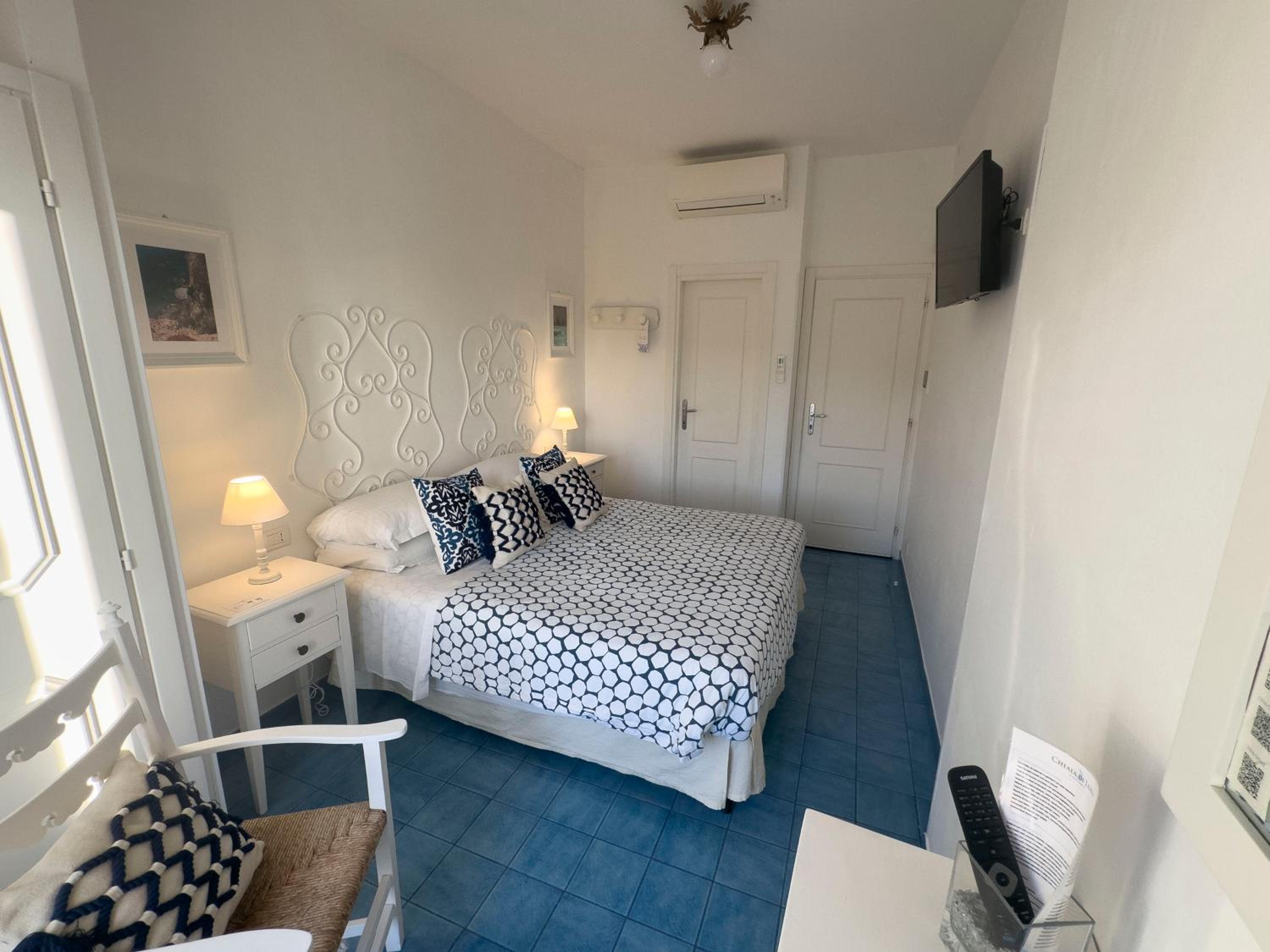 Double Room with Sea View and small Balcony photo 2