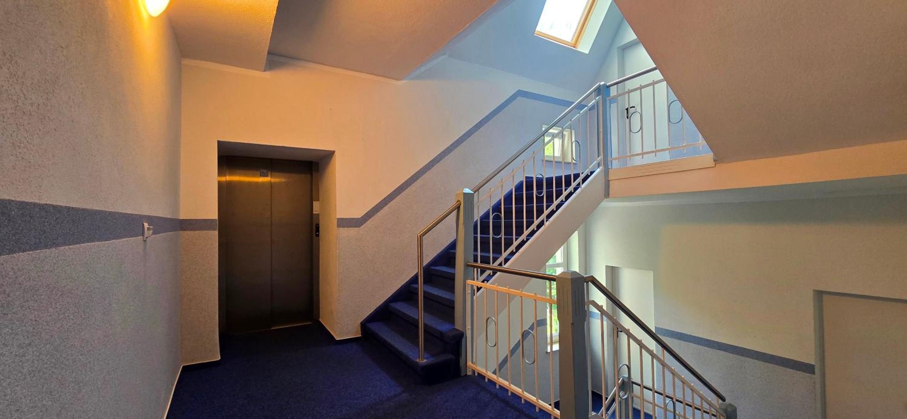 Apartment with Balcony photo 2