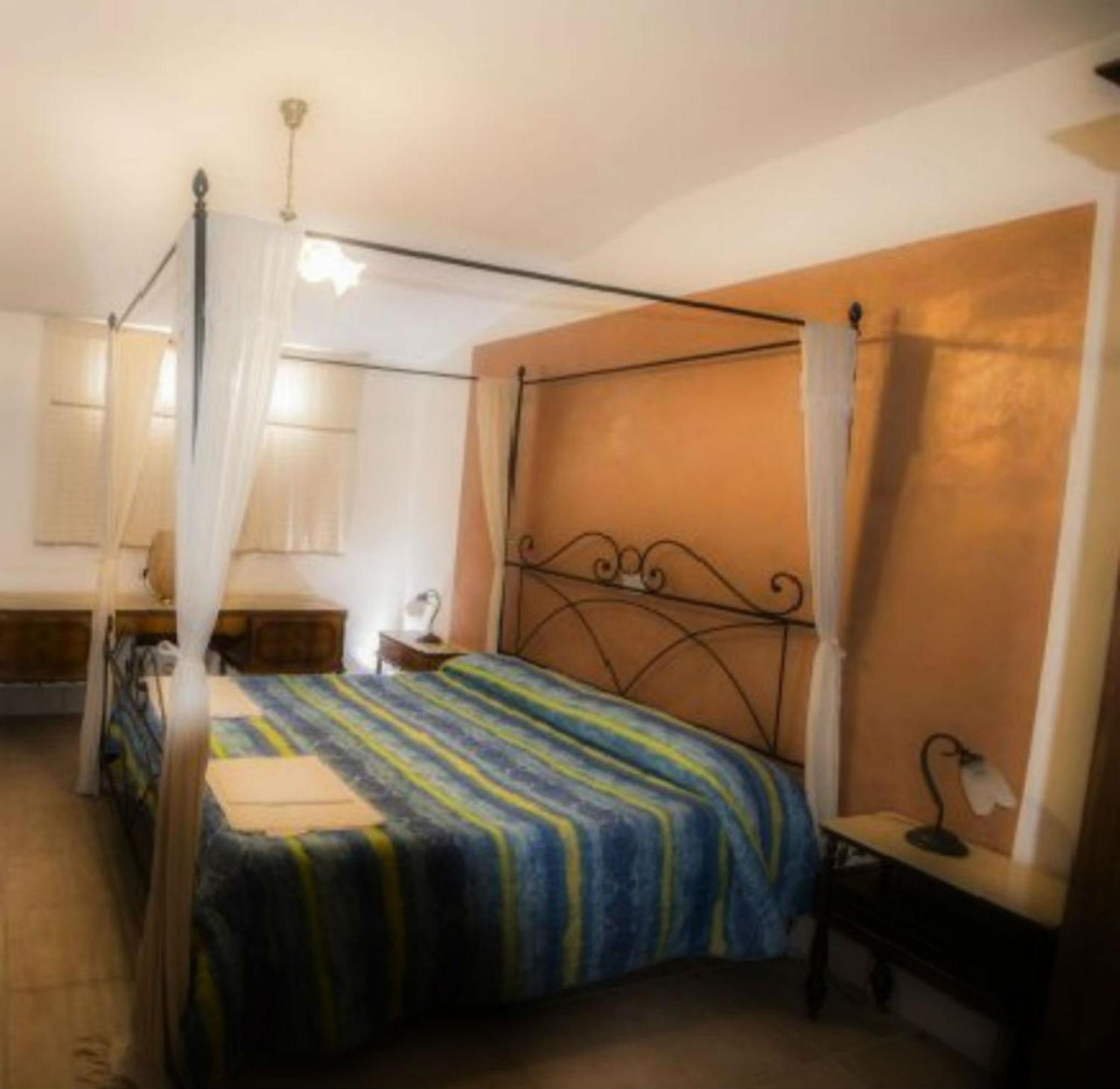 Double Room - Photo 5