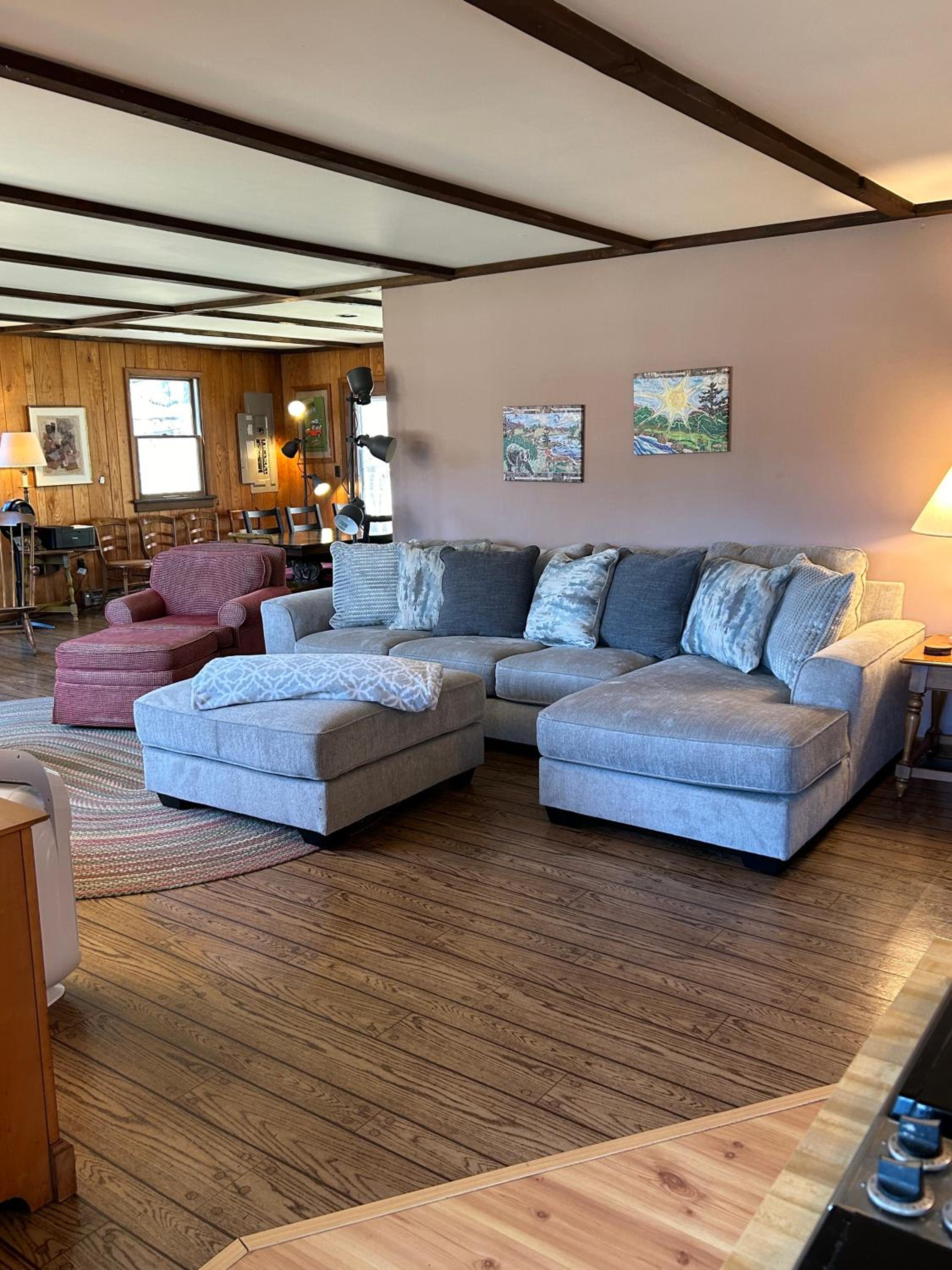 Five-Bedroom House photo 1