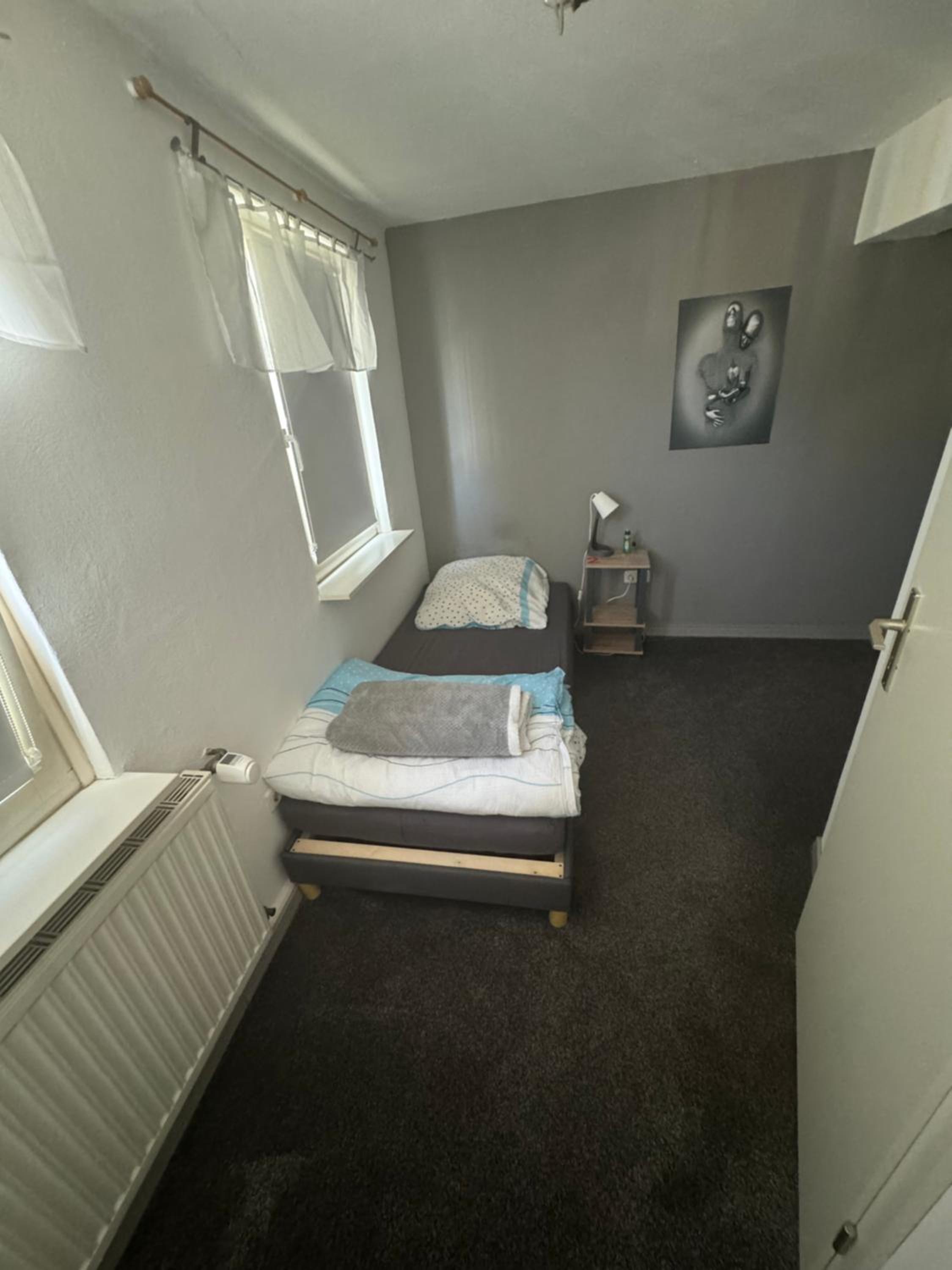 Standard Twin Room With Shared Bathroom photo 3