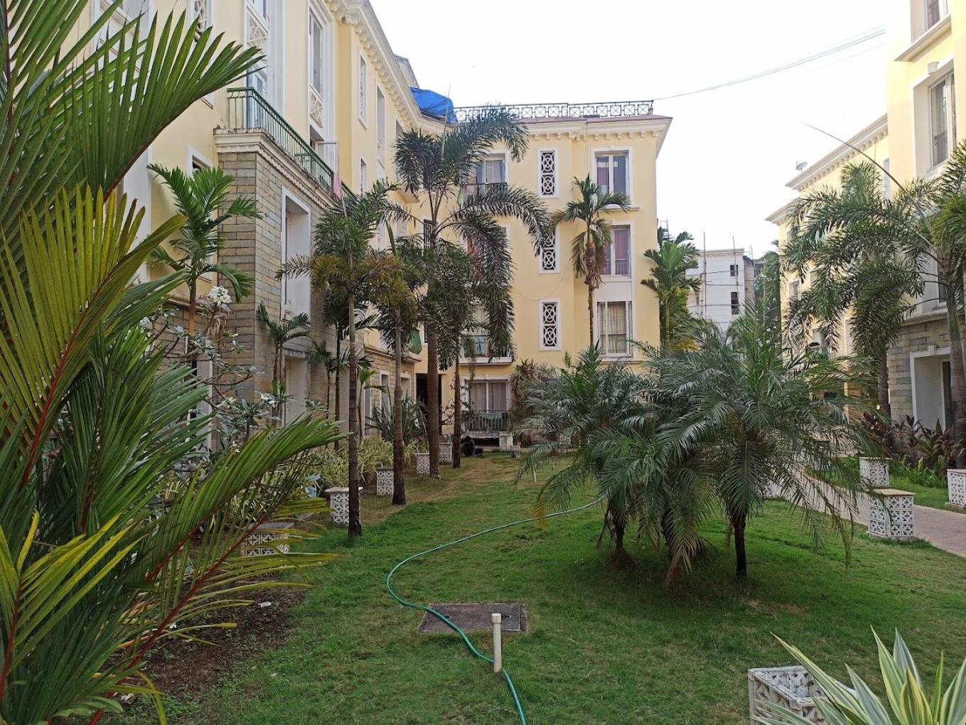 Apartment with Balcony photo 2