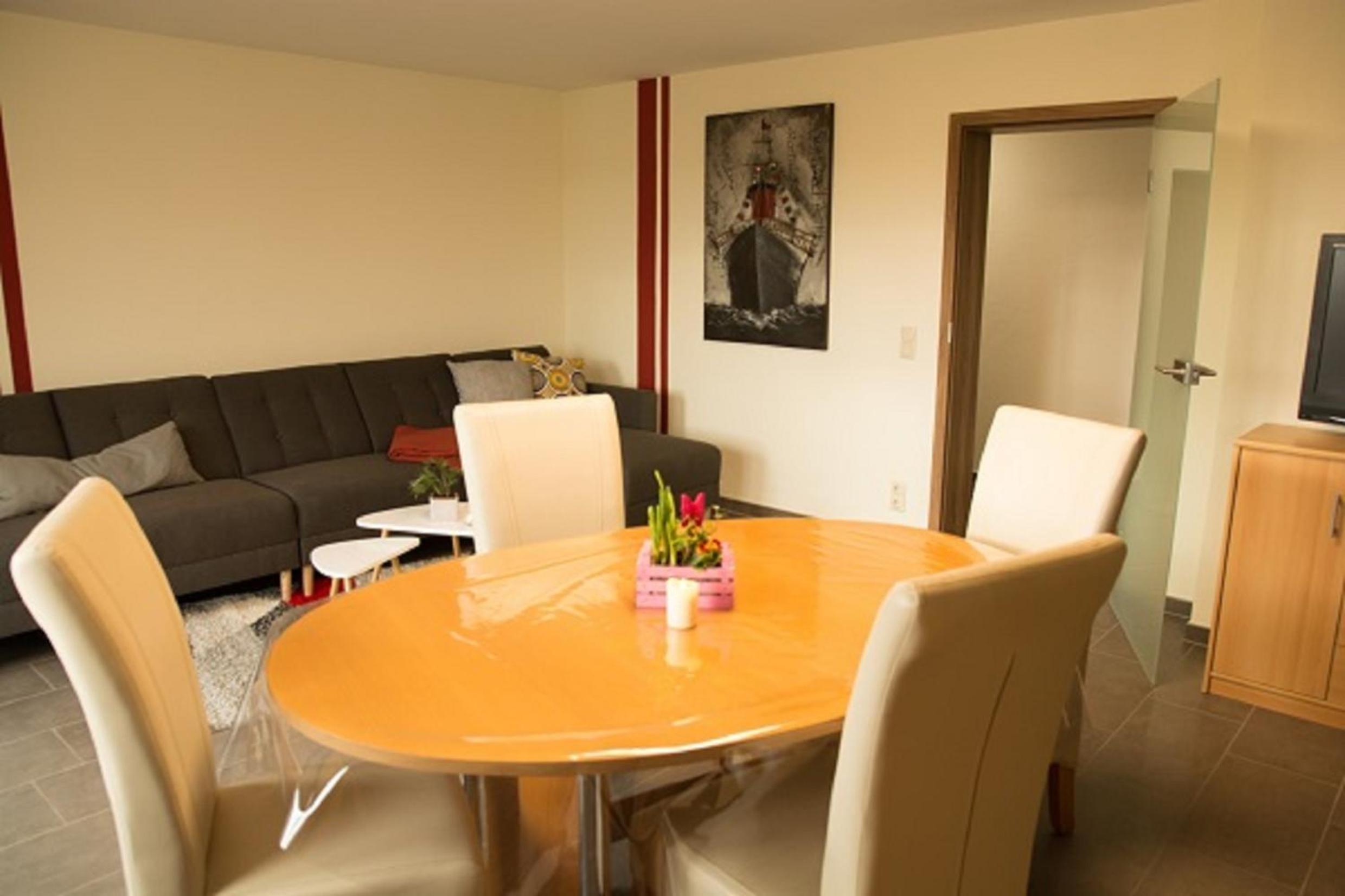 Apartment photo 2