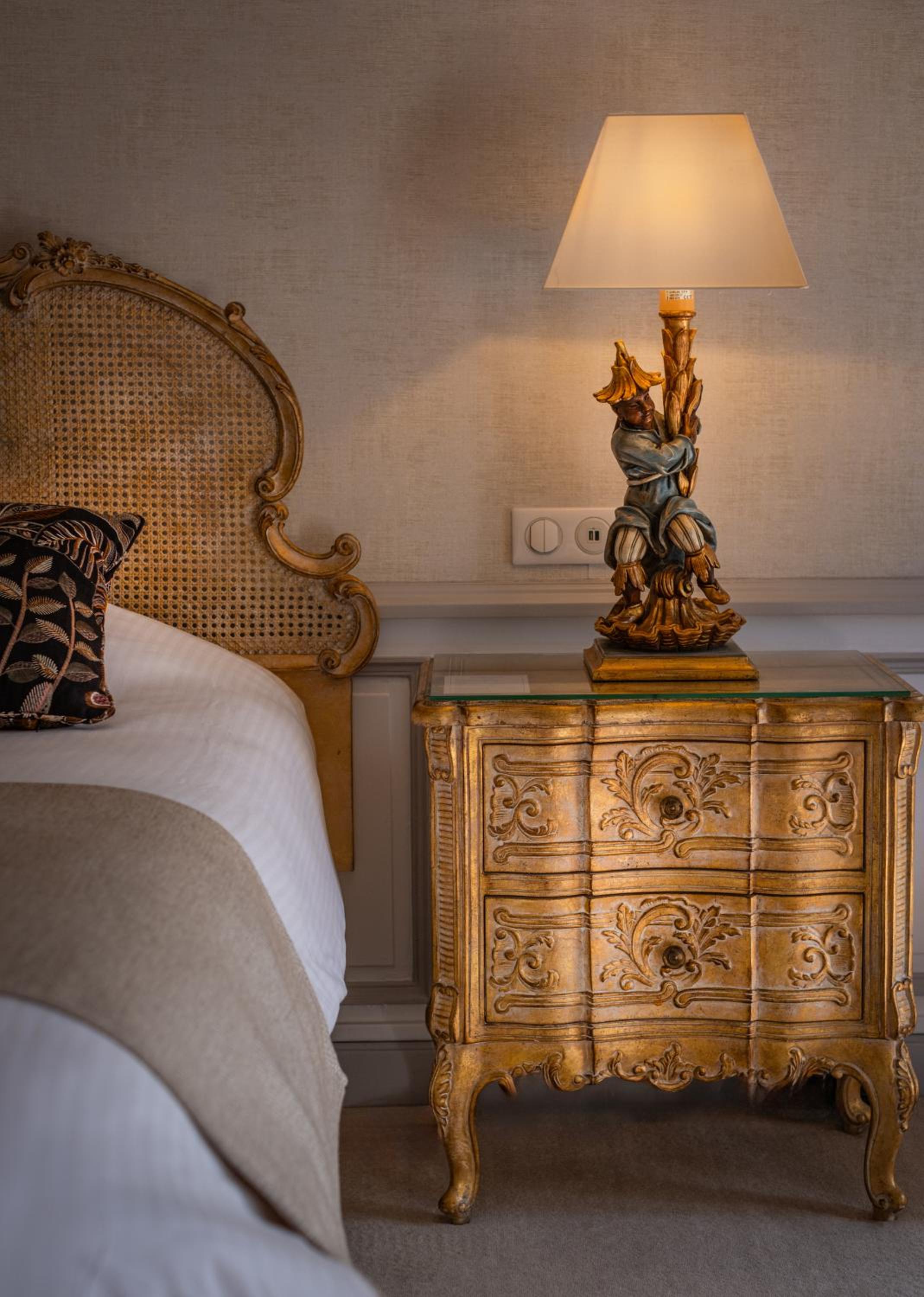 Deluxe Suite - Photo 12