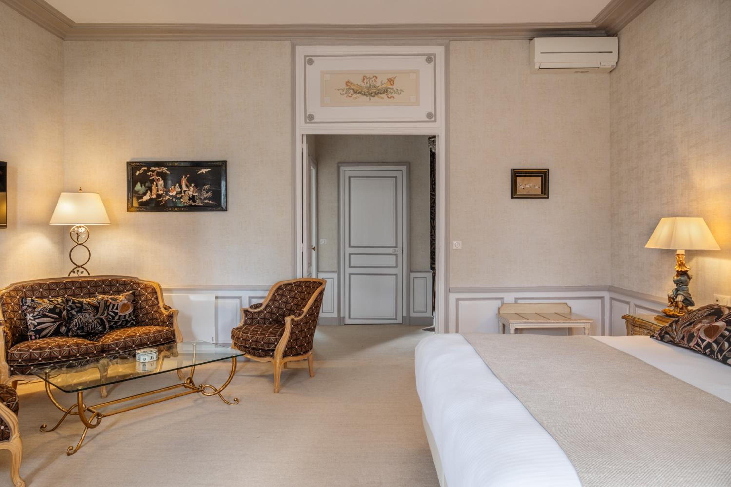 Deluxe Suite - Photo 11