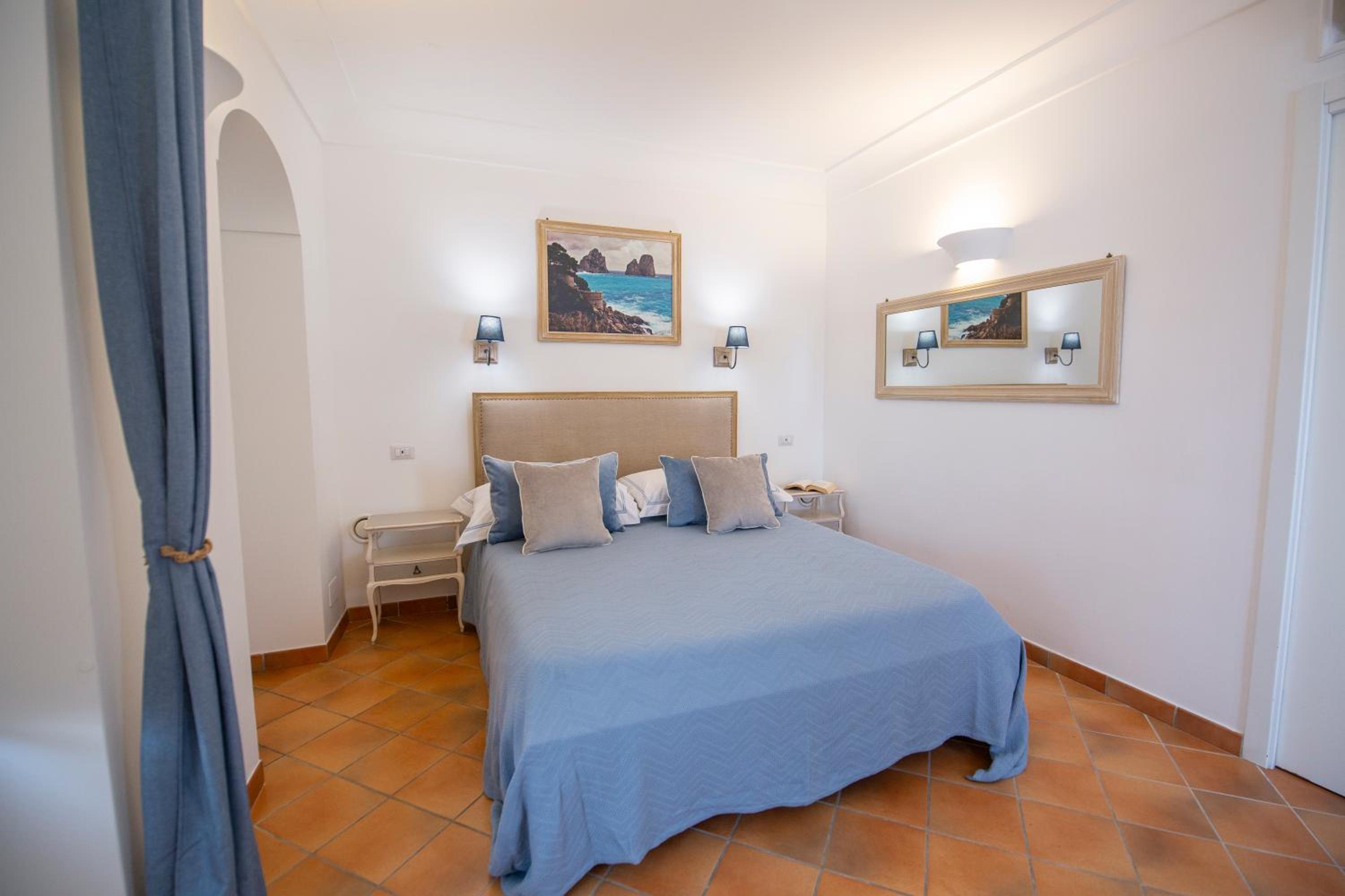 Double Room - Photo 11