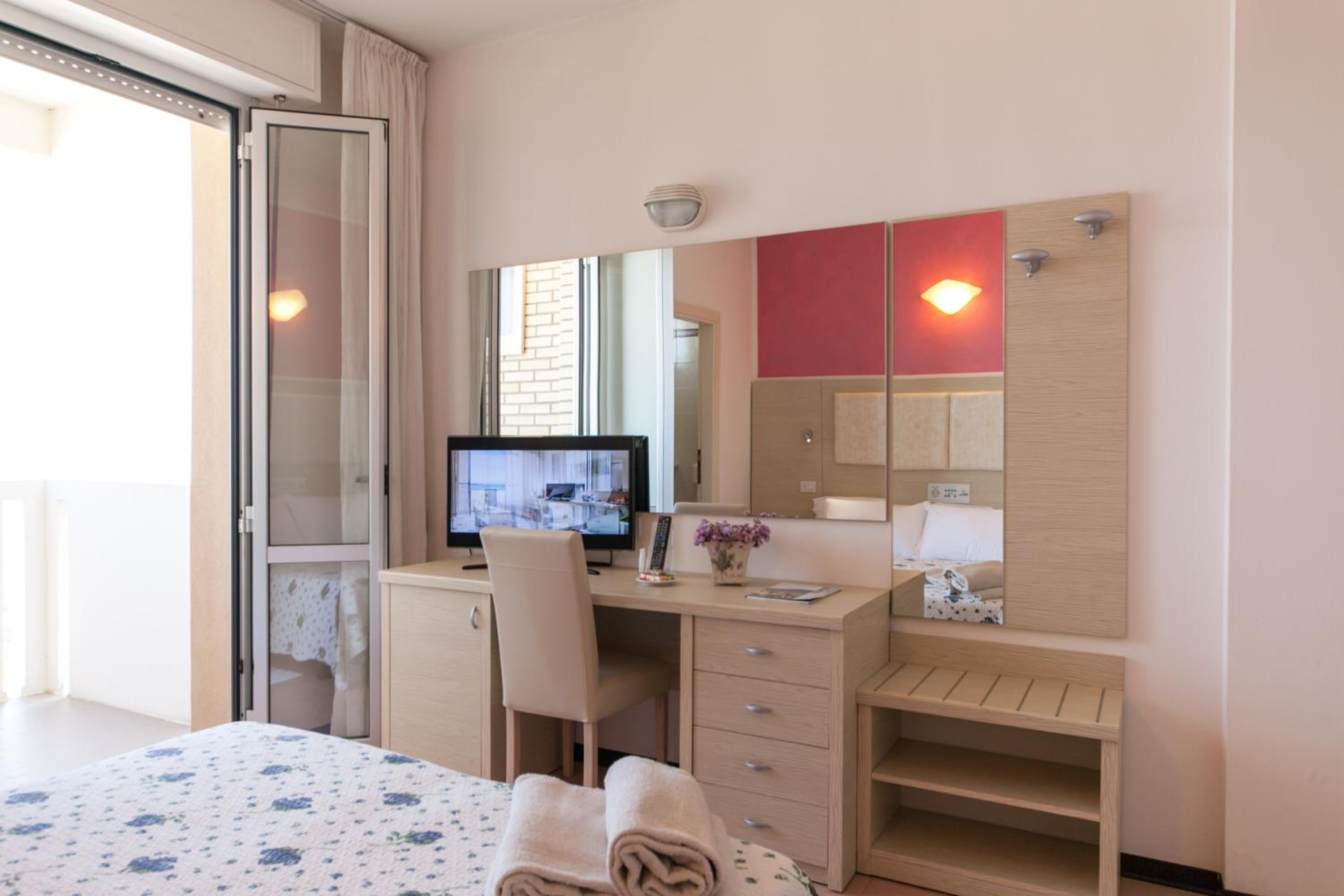 Double or Twin Room with Sea View