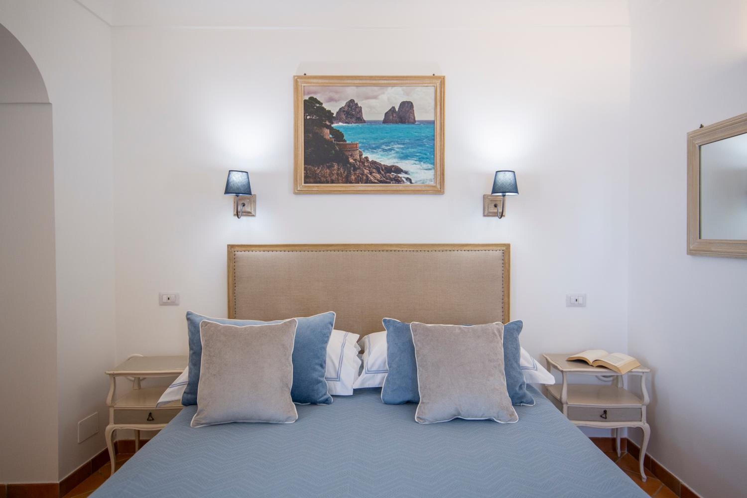 Double Room - Photo 12