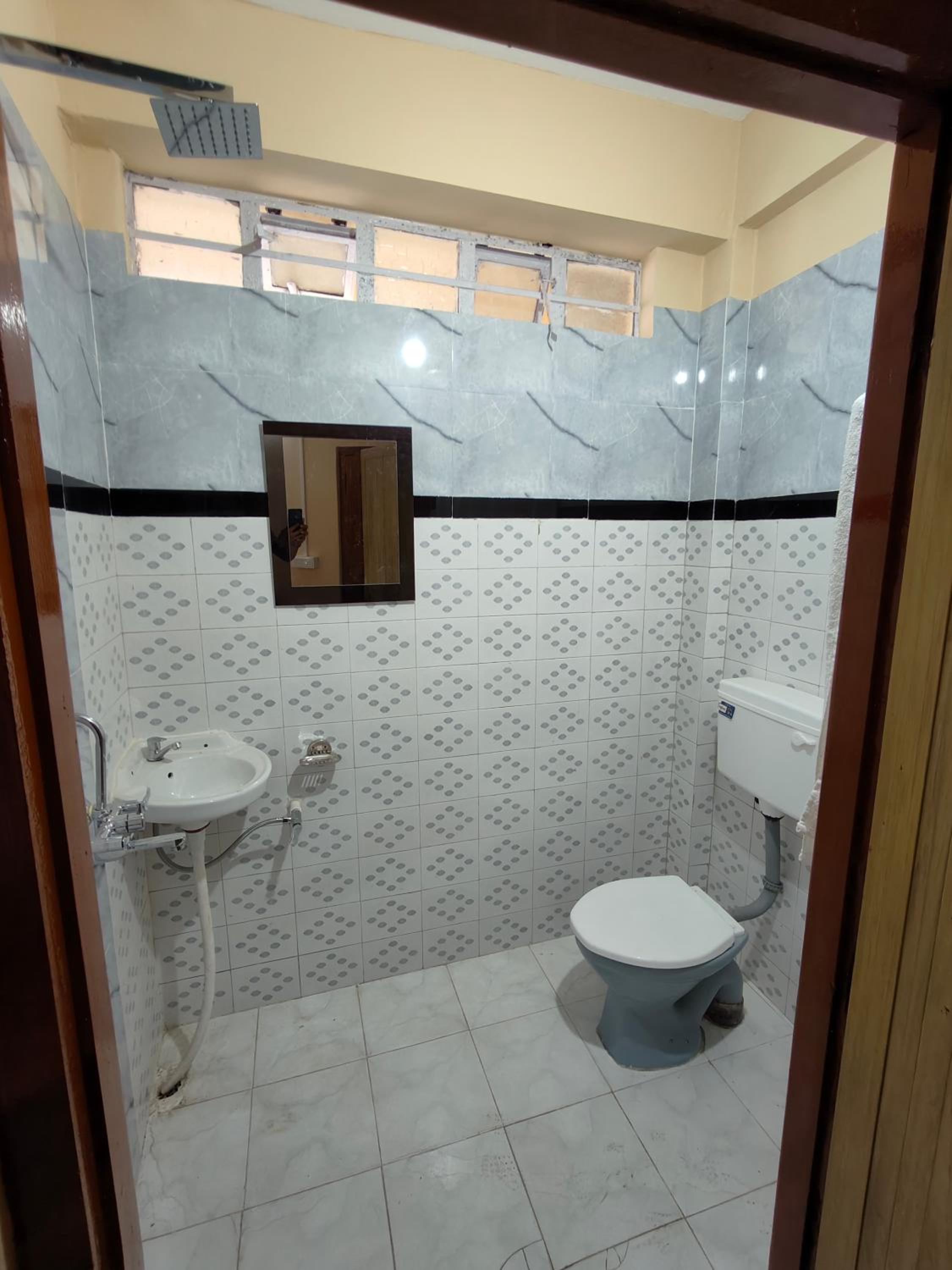 Double Room with Private Bathroom photo 2