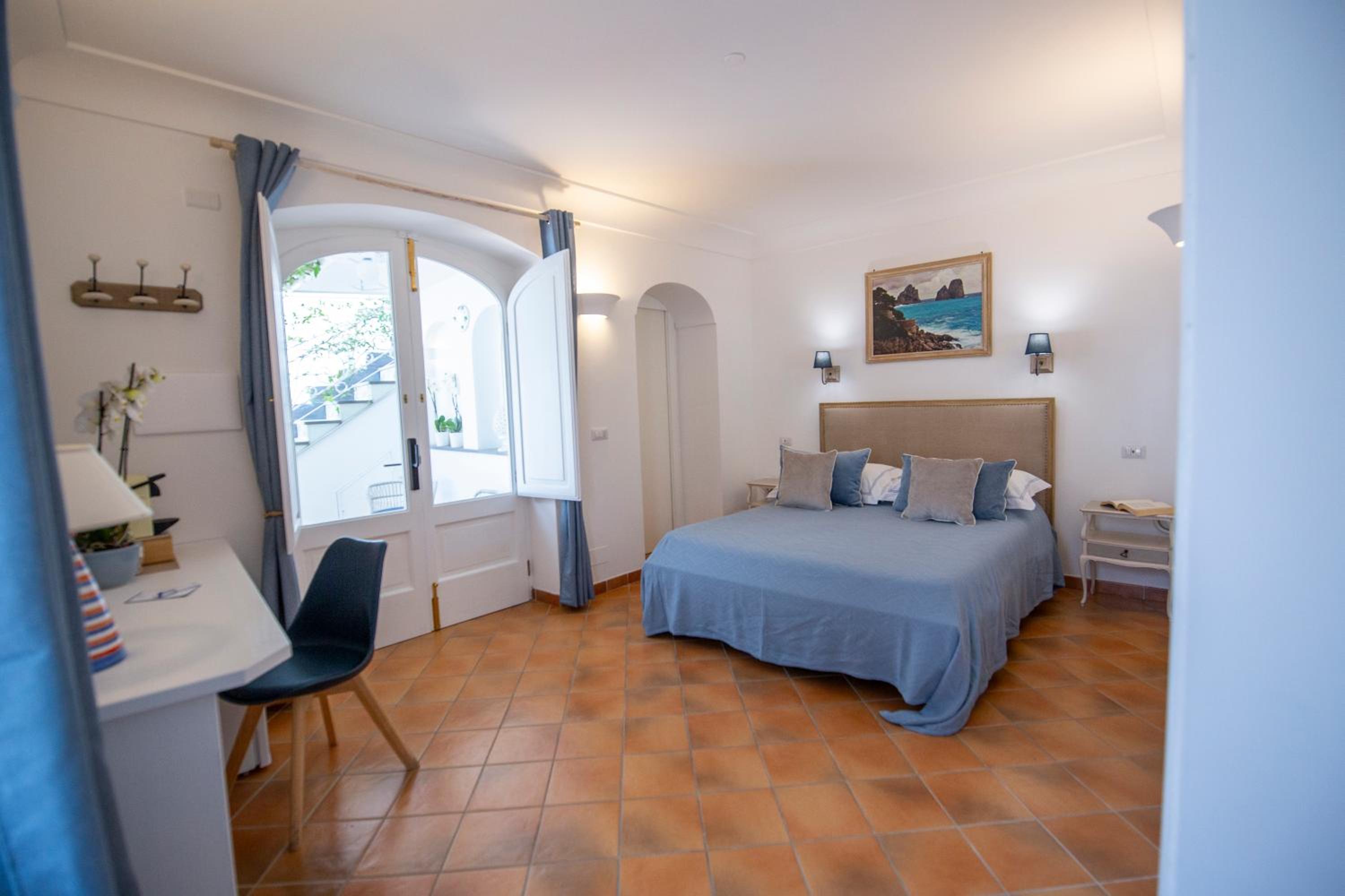 Double Room - Photo 10