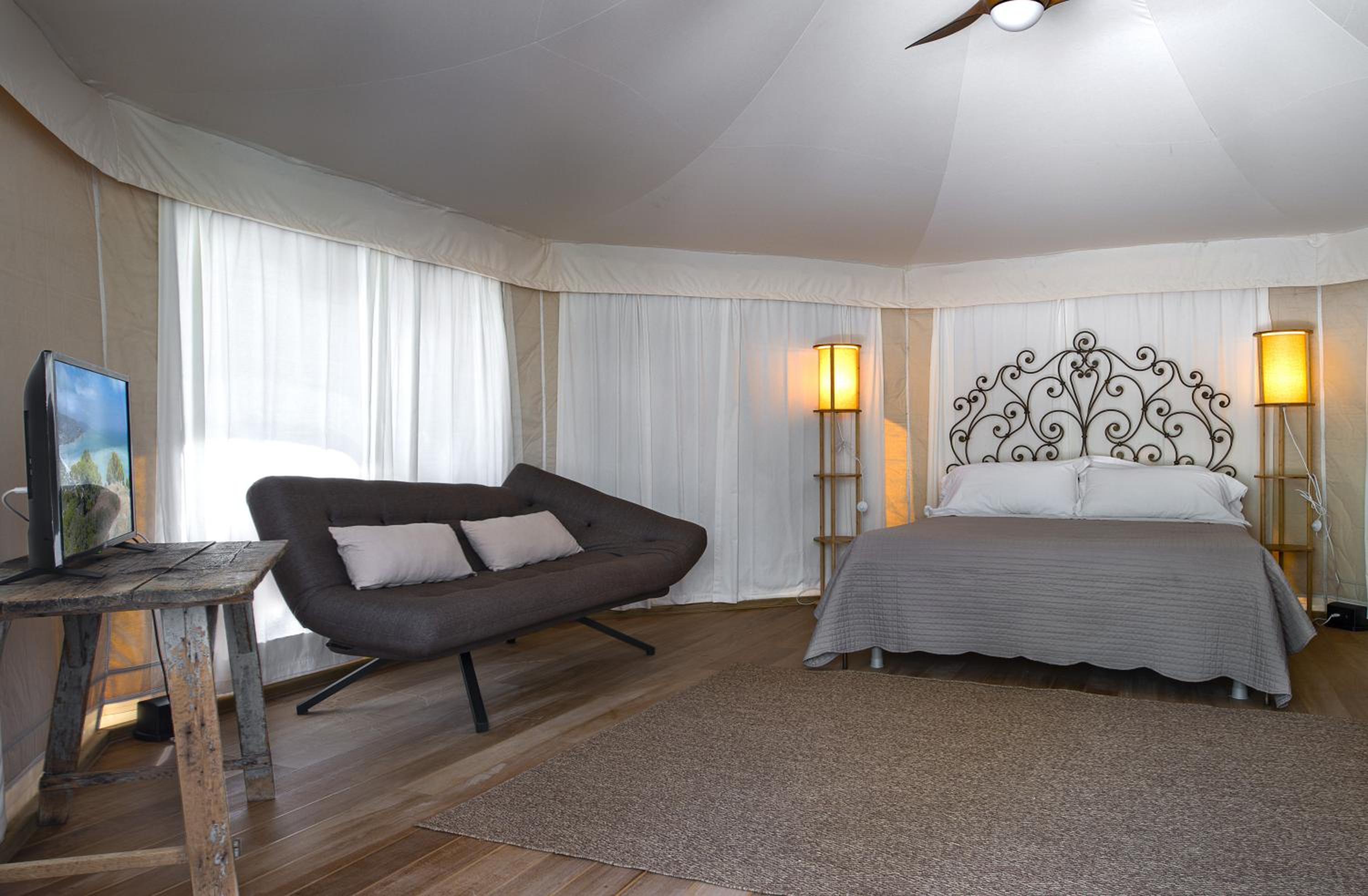 Tent - Photo 10