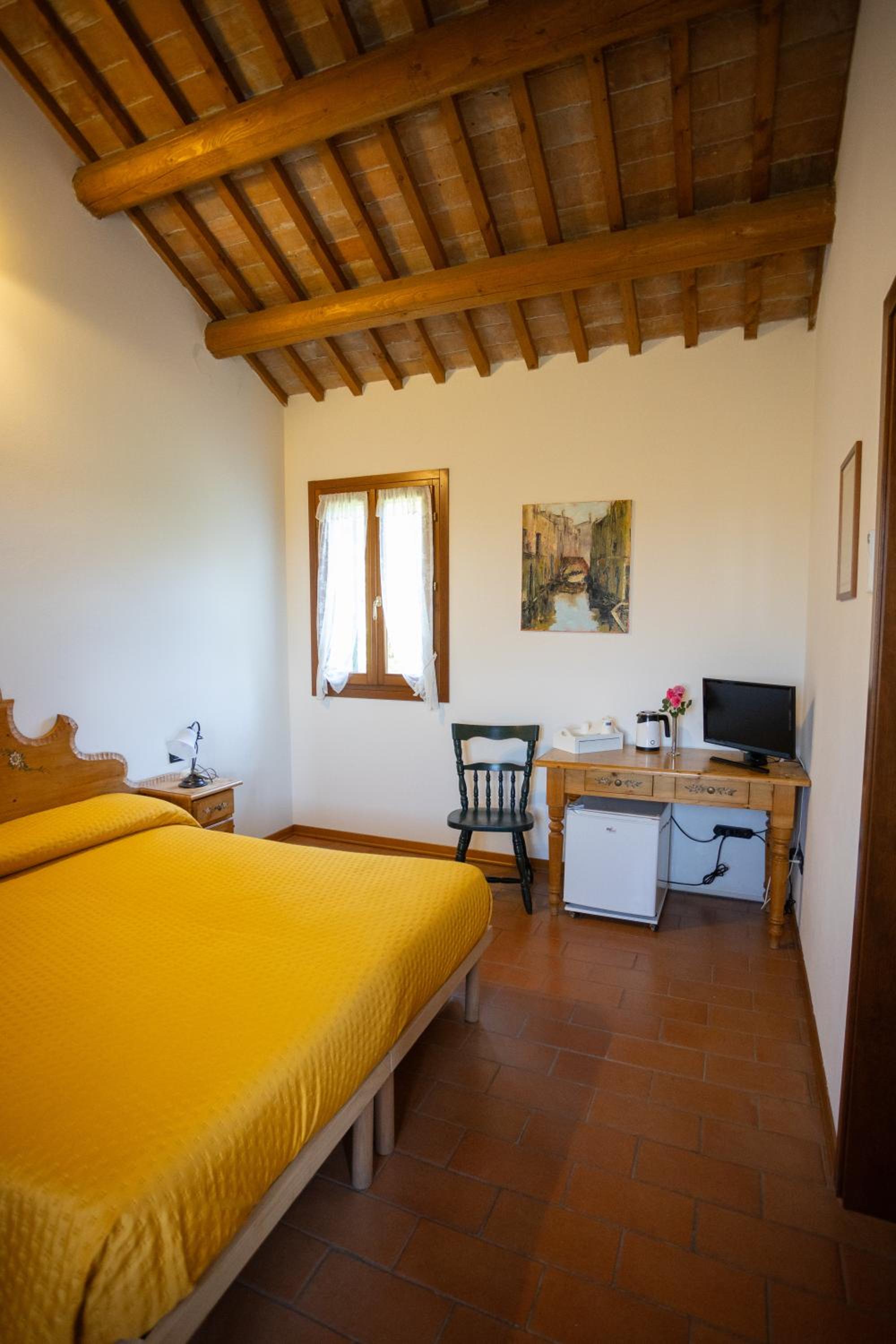 Double or Twin Room - Photo 5