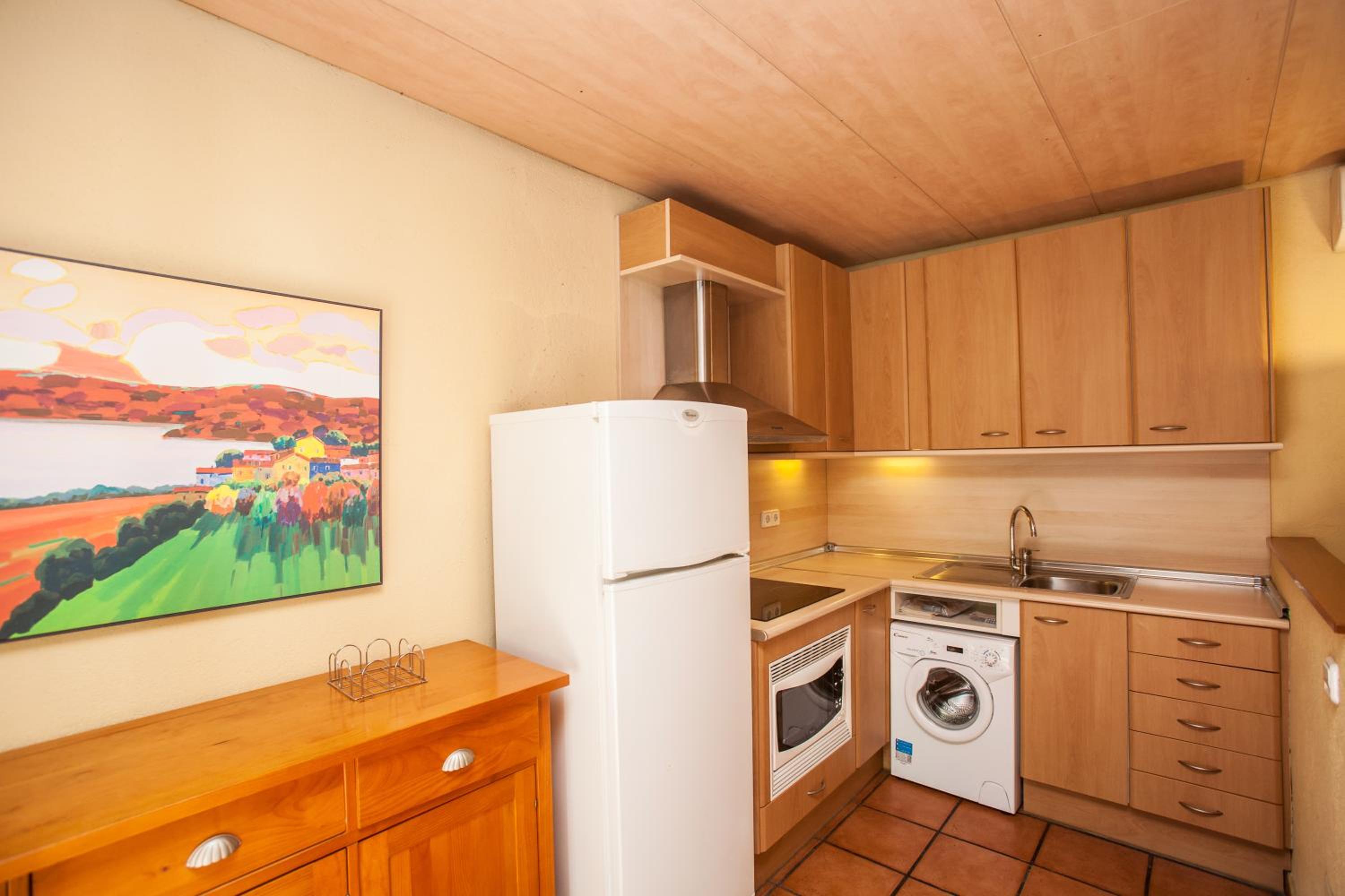 One-Bedroom Apartment photo 2