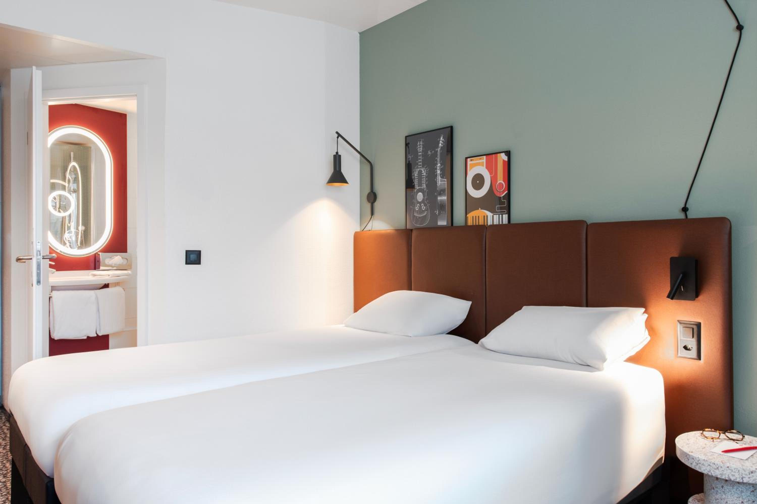 Twin Room - Photo 9