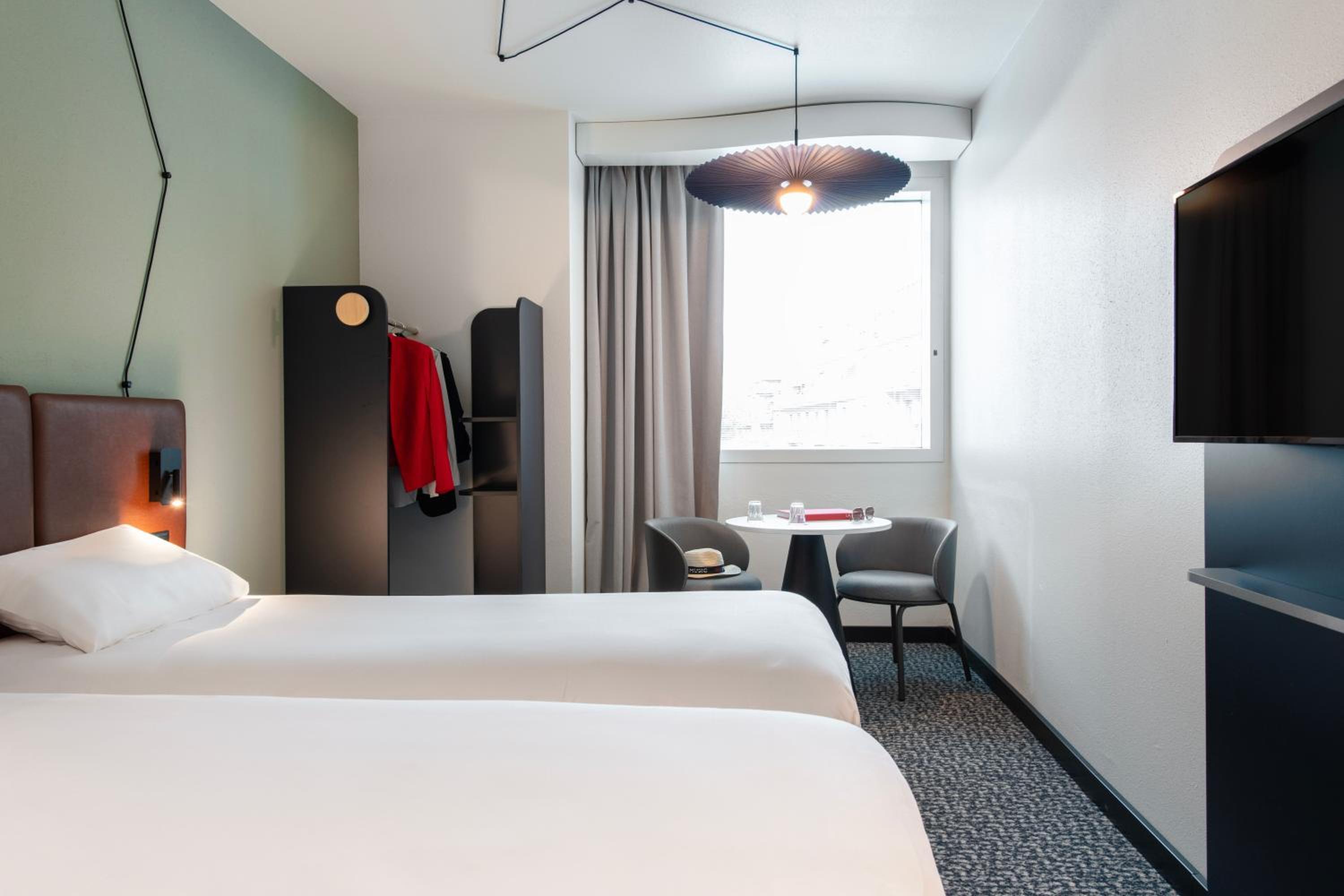 Twin Room - Photo 11