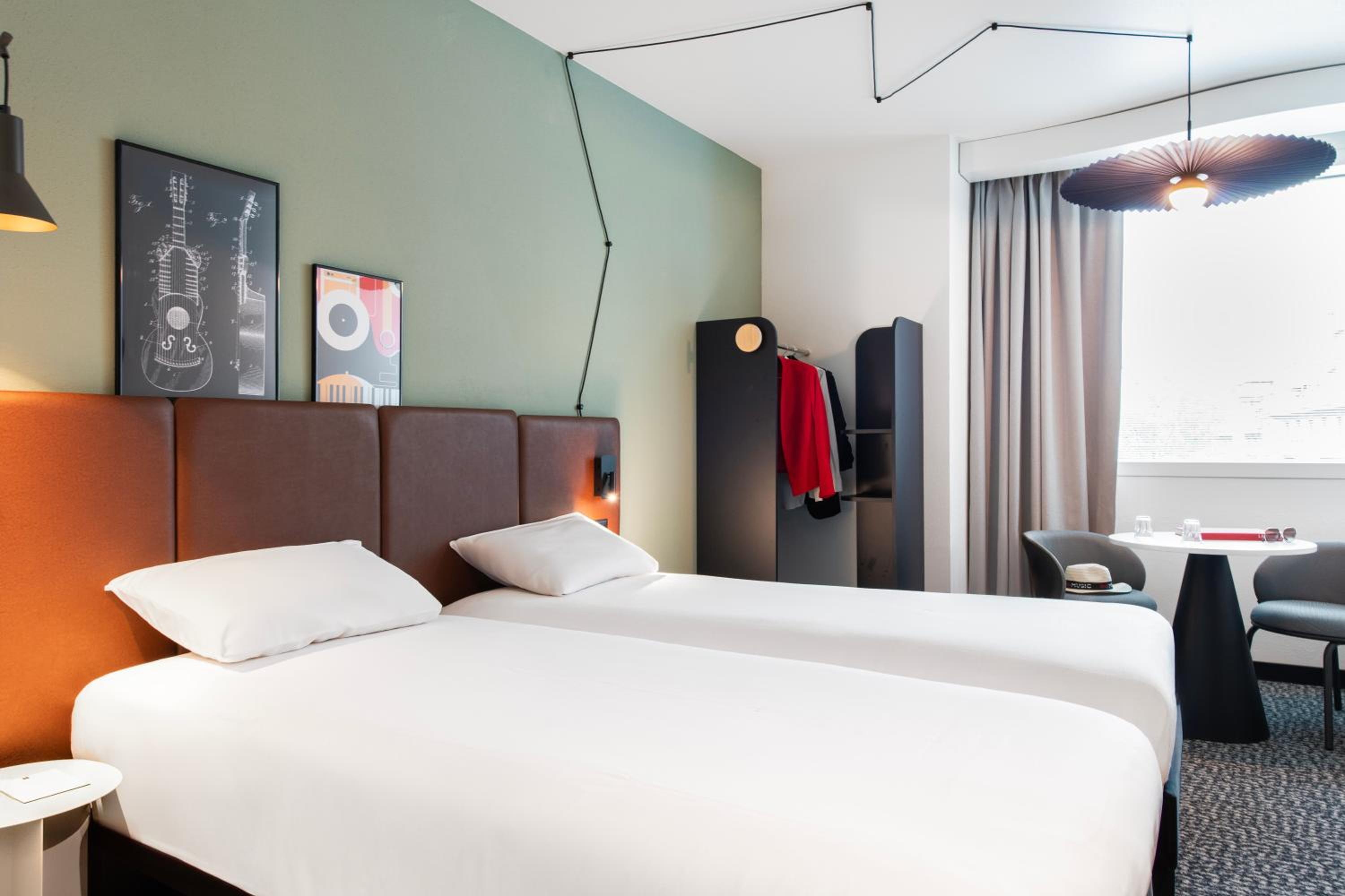 Twin Room - Photo 2