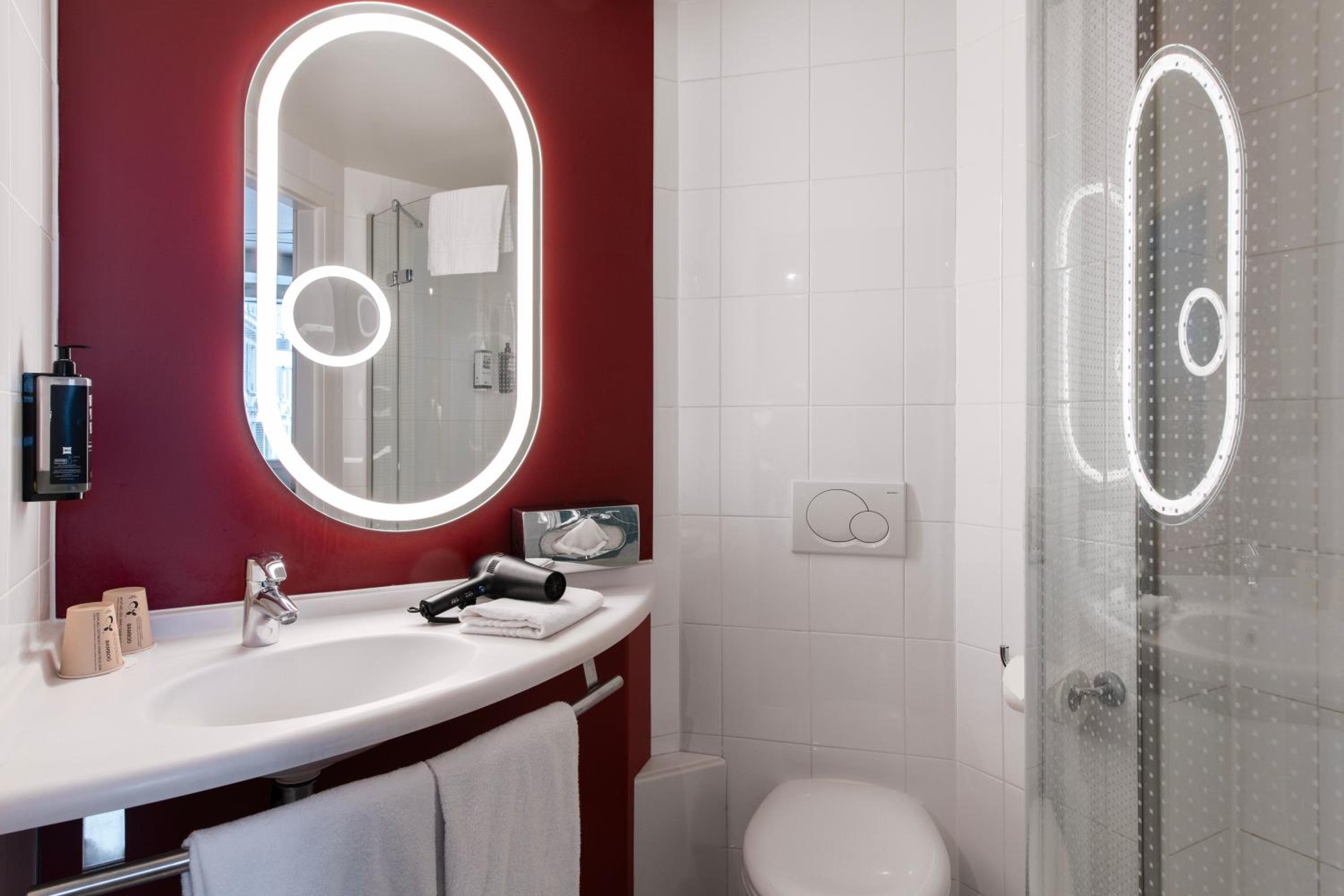 Double Room - Photo 6