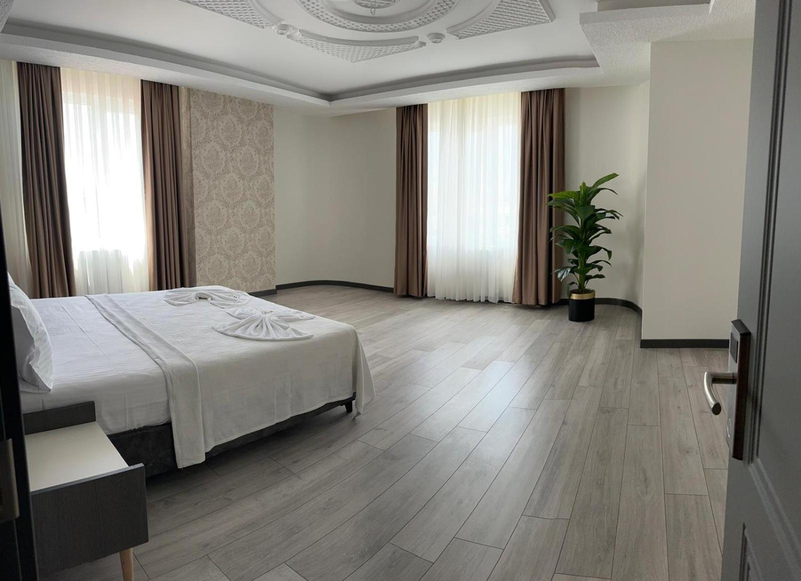 Deluxe Suite photo 1