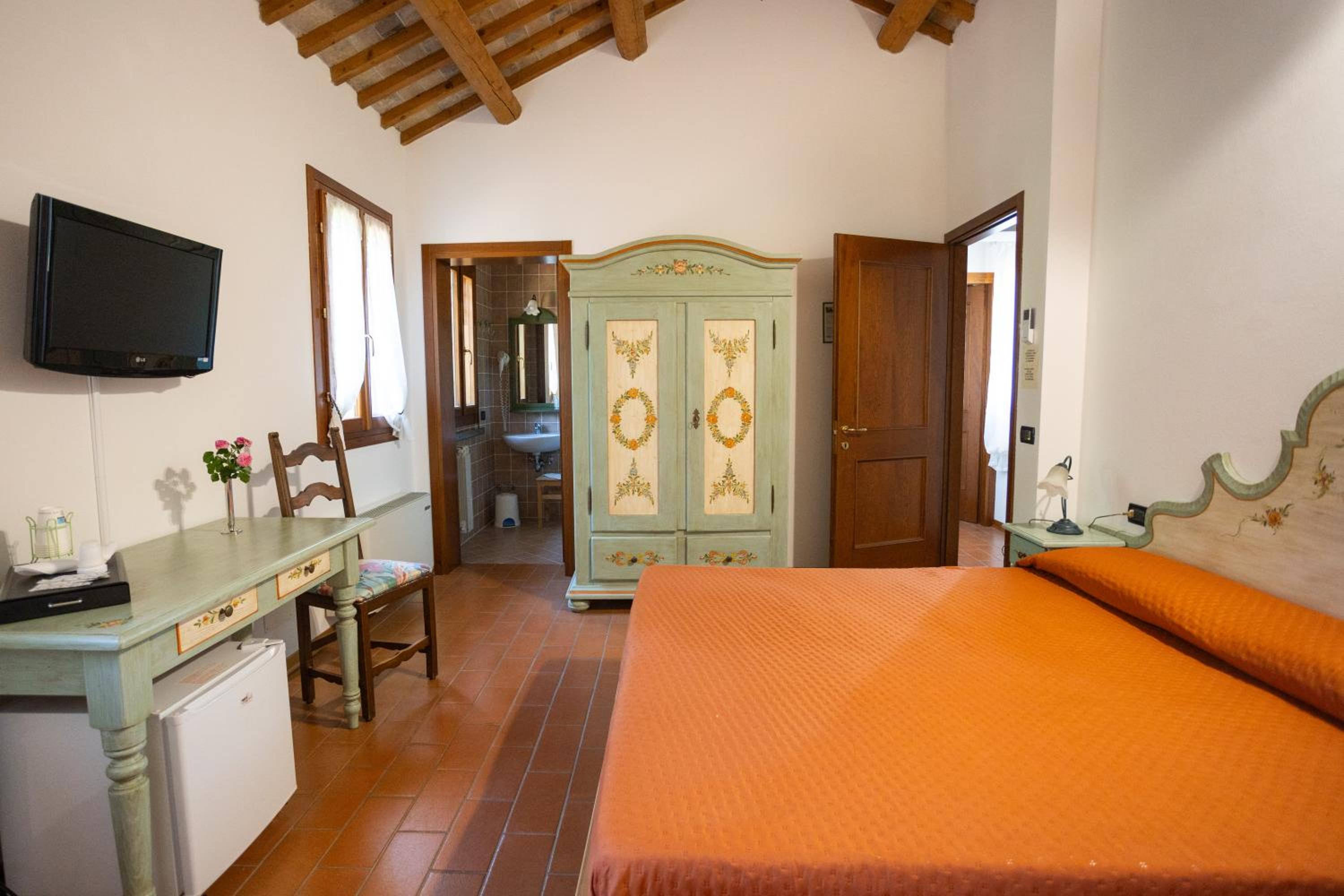 Triple Room with Private Bathroom - Photo 1