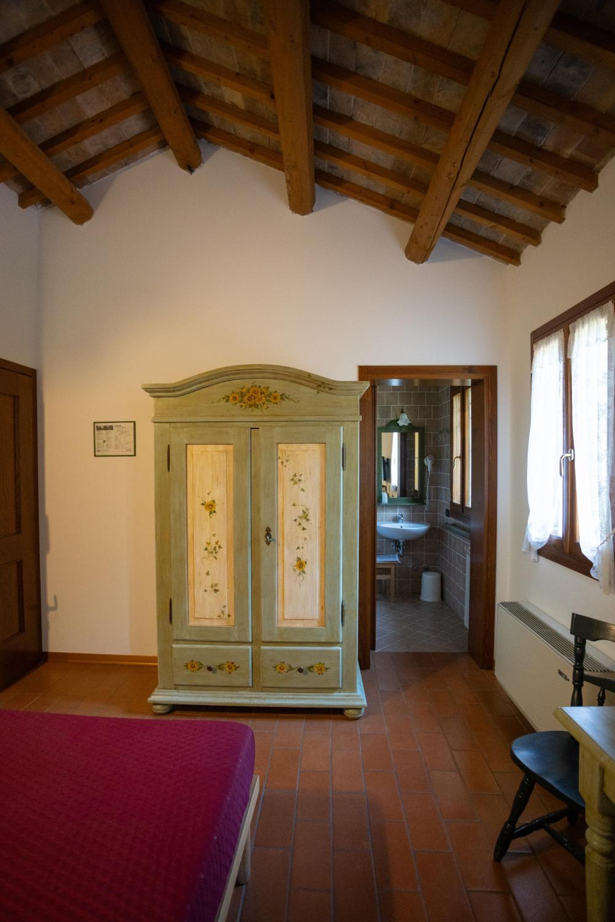 Triple Room with Private Bathroom - Photo 10