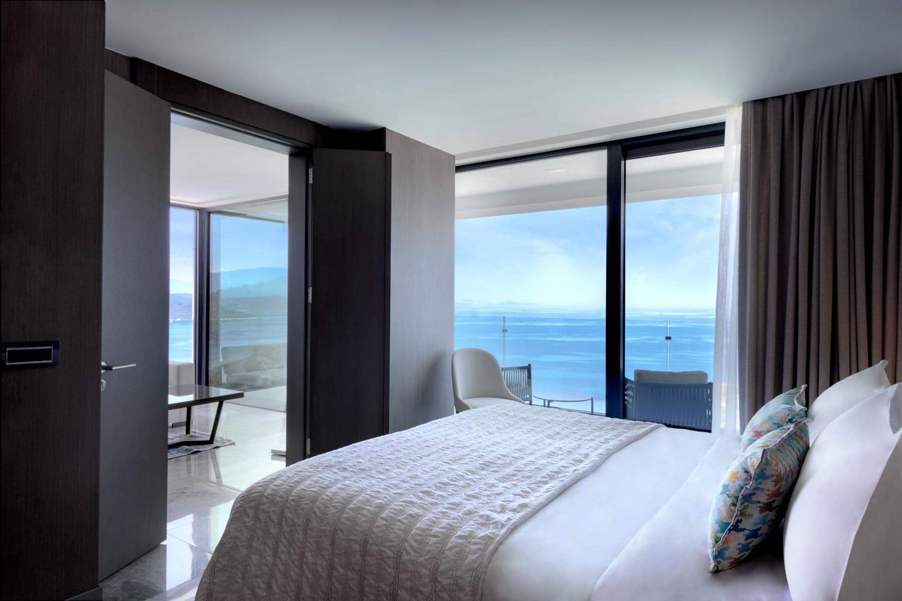 King Suite with Sea View