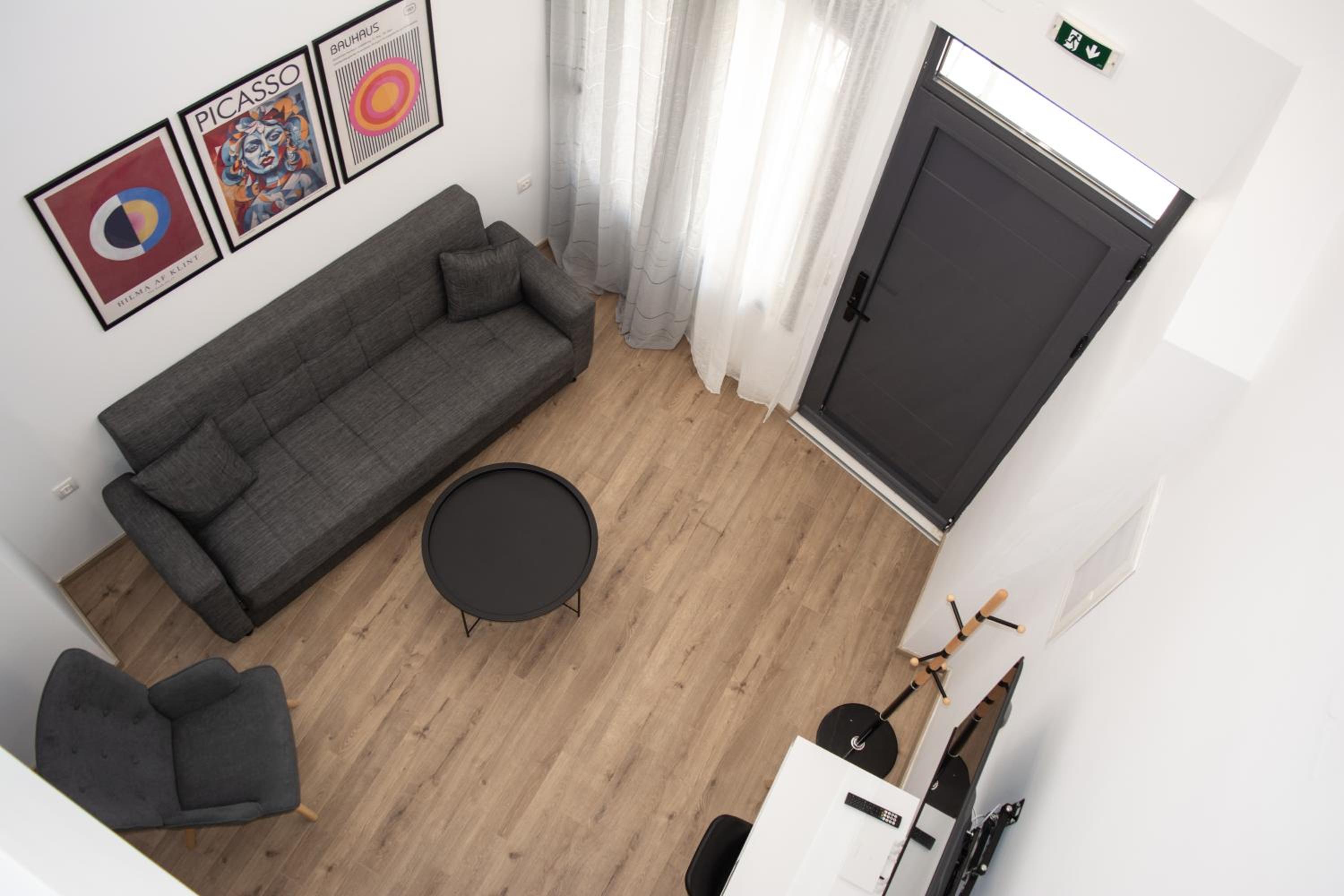 One-bedroom Loft Apartment 