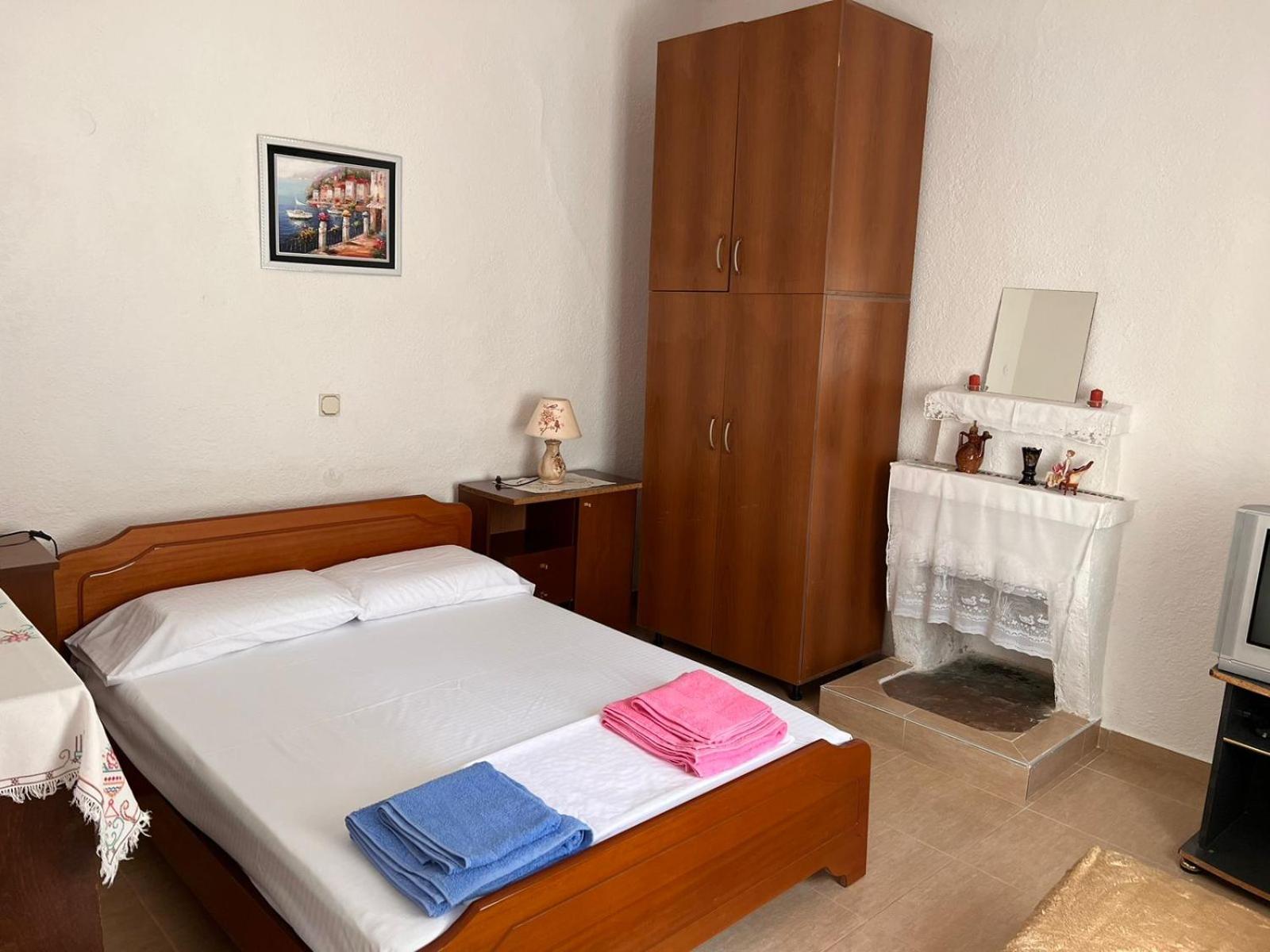 Triple Room with Shared Bathroom