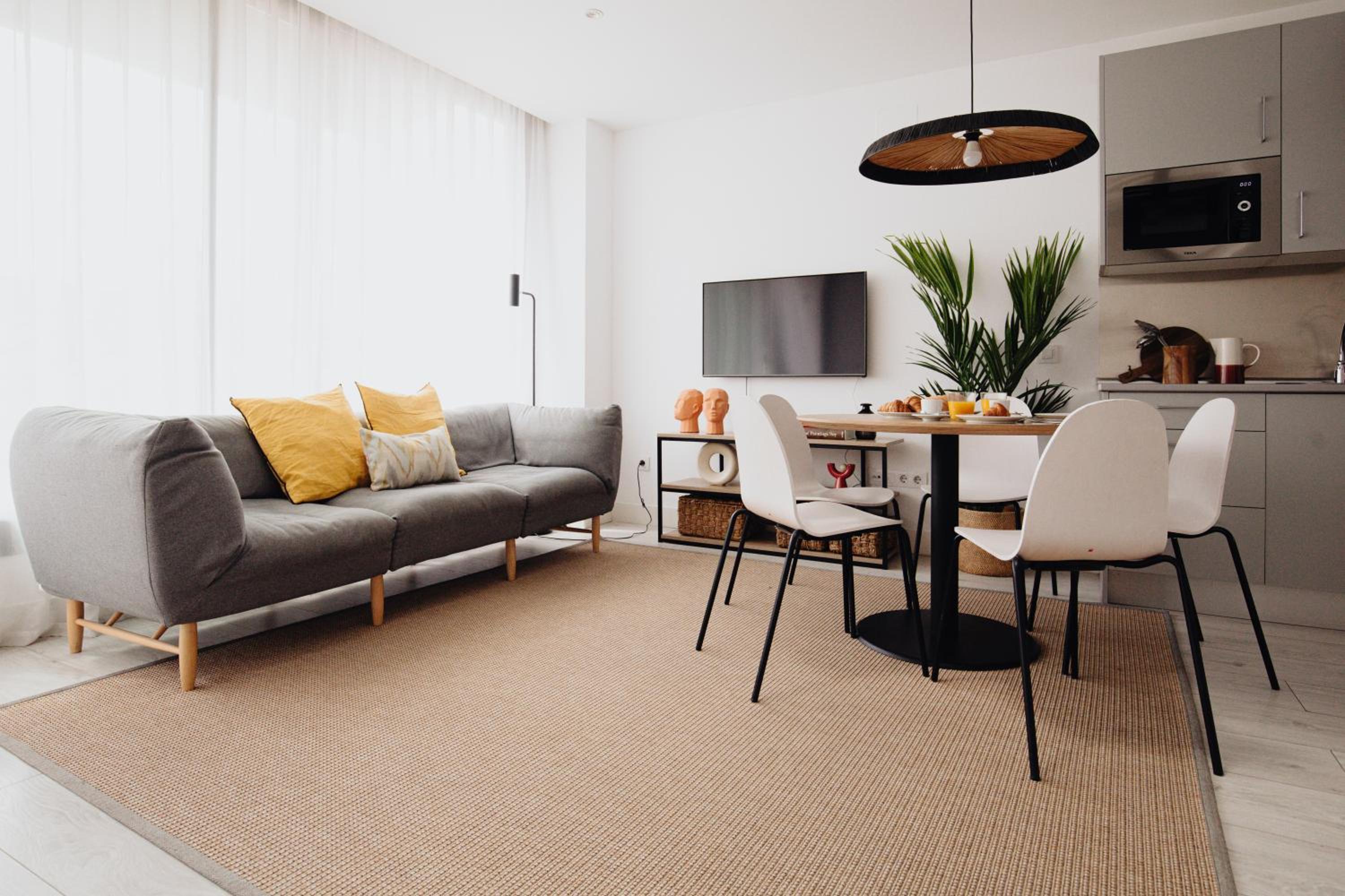Three-Bedroom Apartment with Terrace (5 Adults)  photo 2