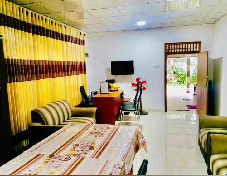 Family Room With Garden View photo 1