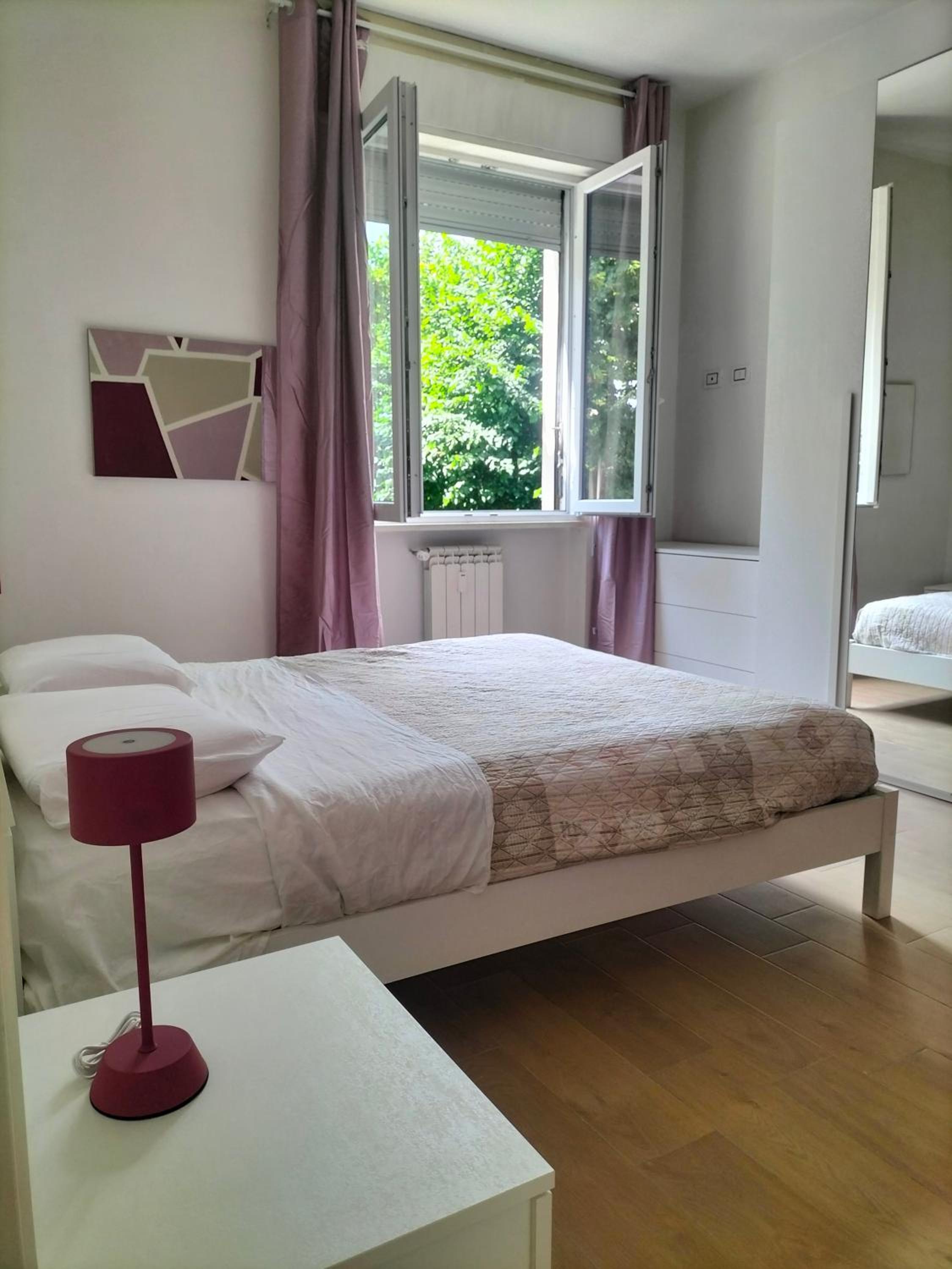 One-Bedroom Apartment with Balcony photo 1
