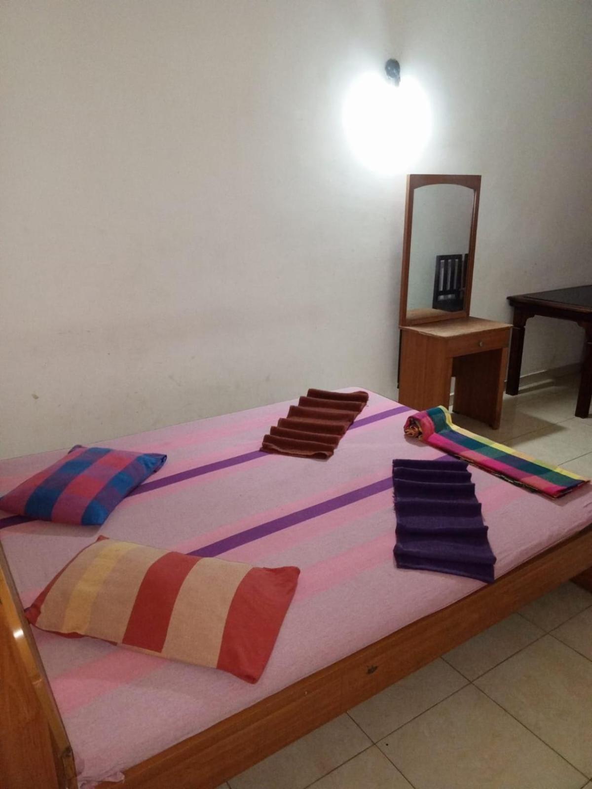 Budget Double Room photo 3