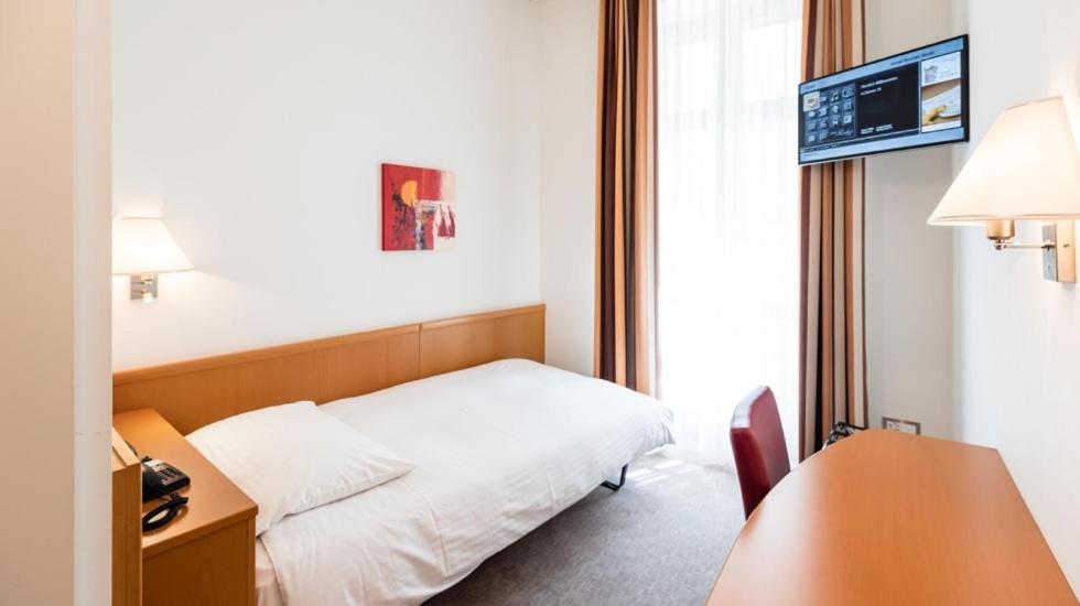 Single Room photo 3