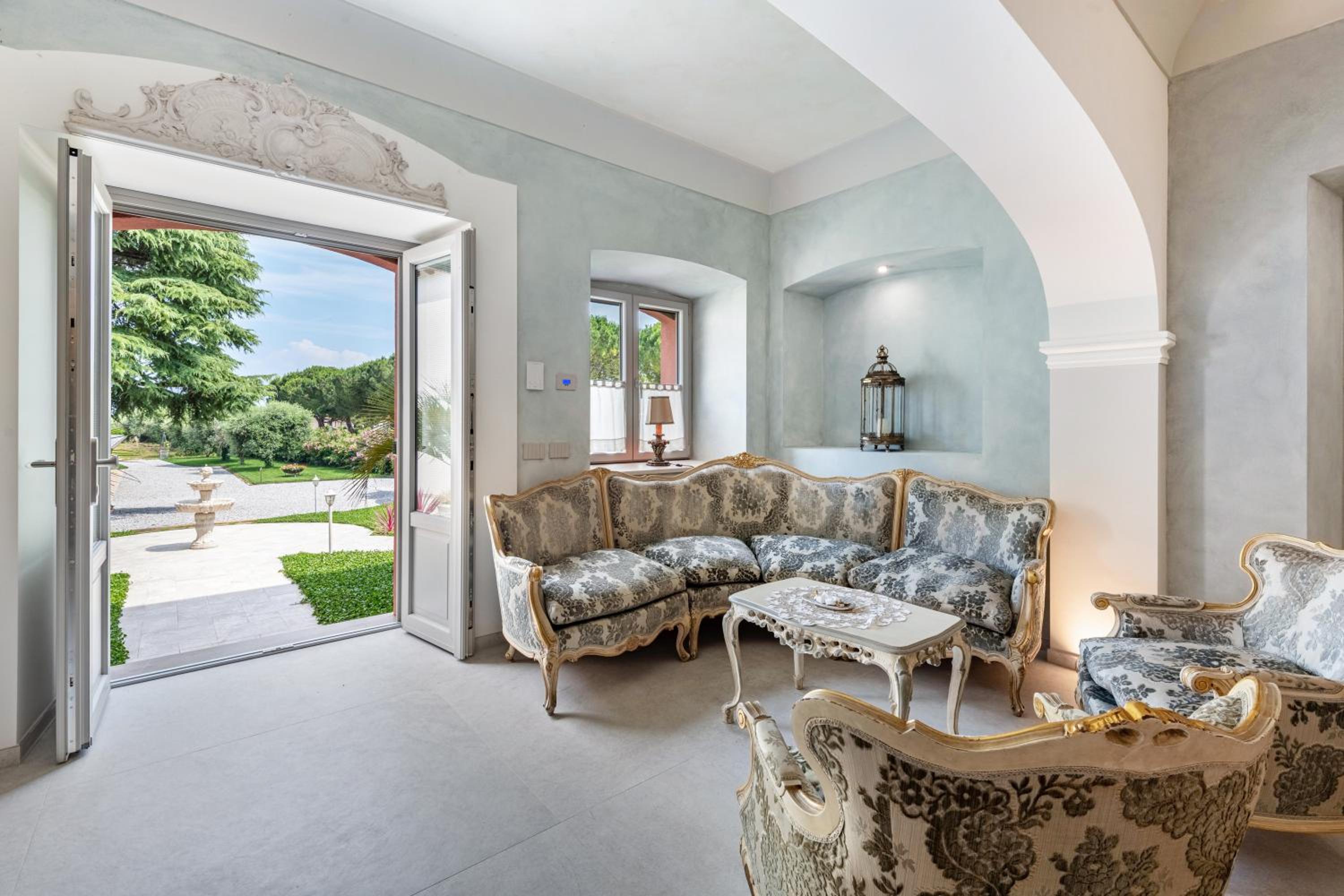 One-Bedroom Apartment with Garden View