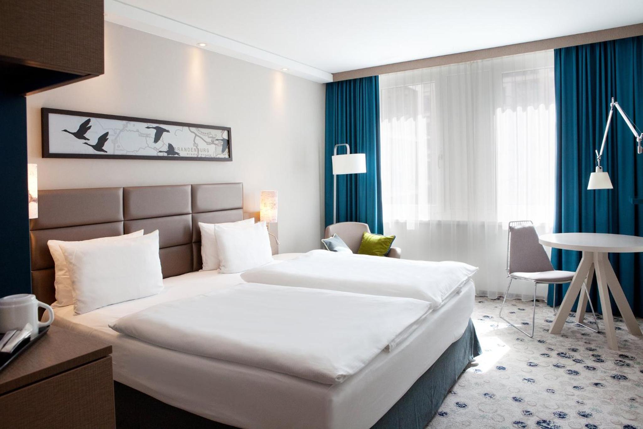 Standard King Room - Photo 10