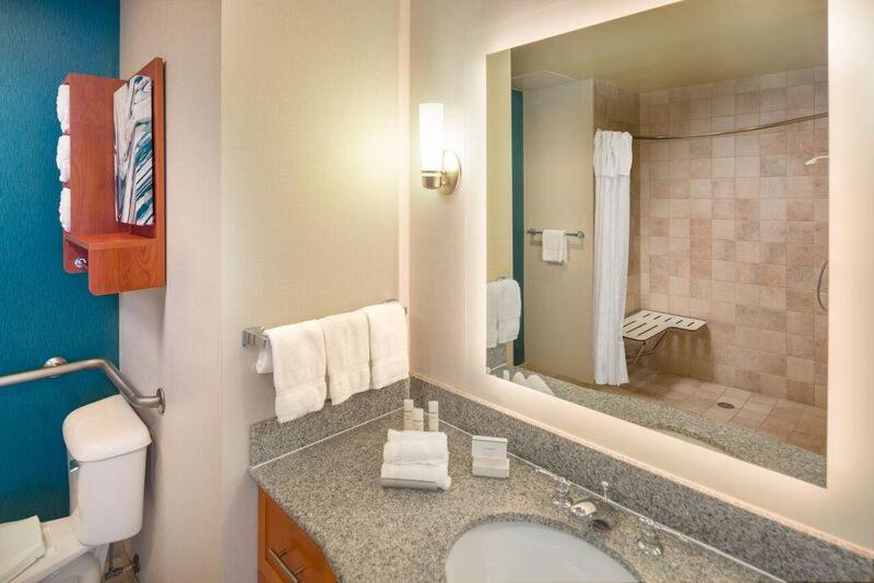 Queen Suite with Two Queen Beds - Mobility Access/Non-Smoking - Photo 5