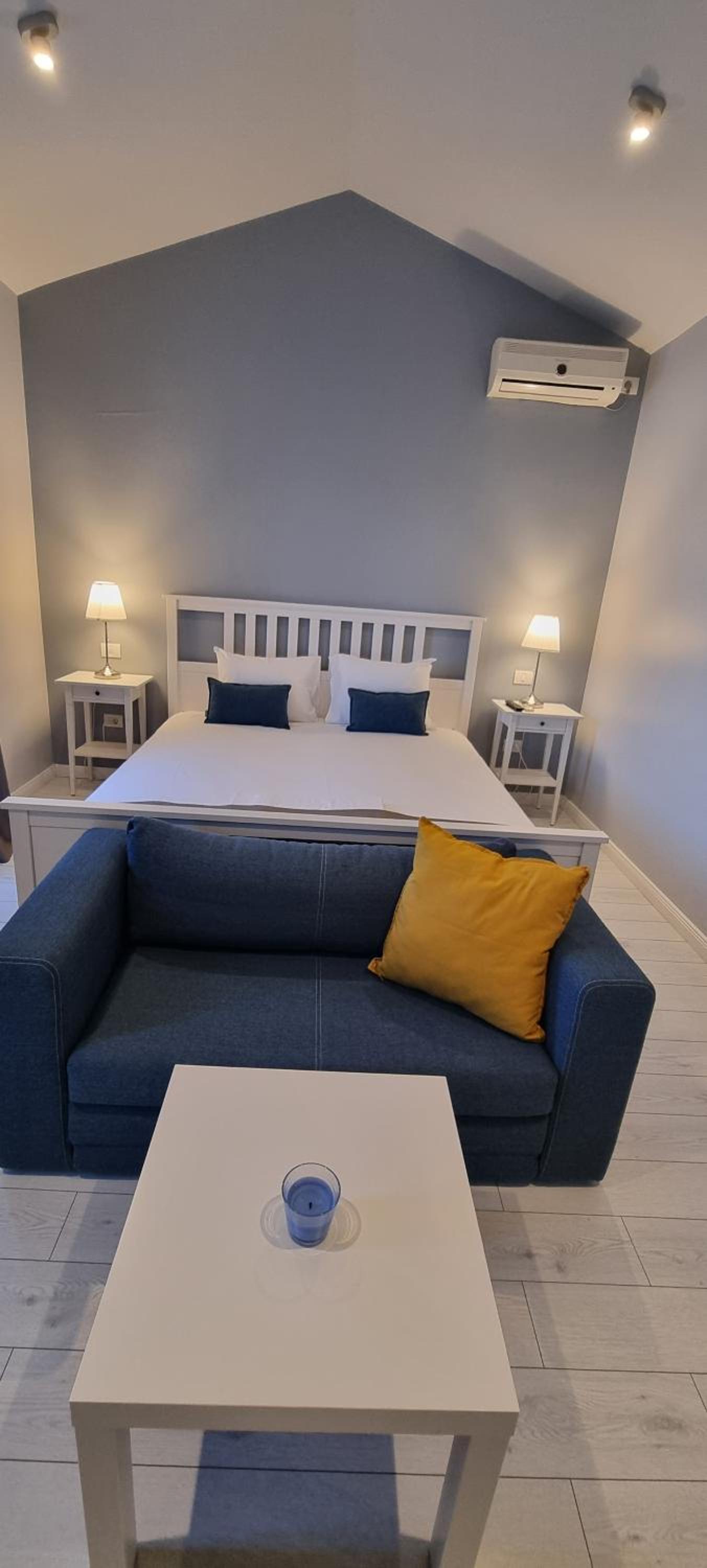 Deluxe Double Room with Balcony photo 2